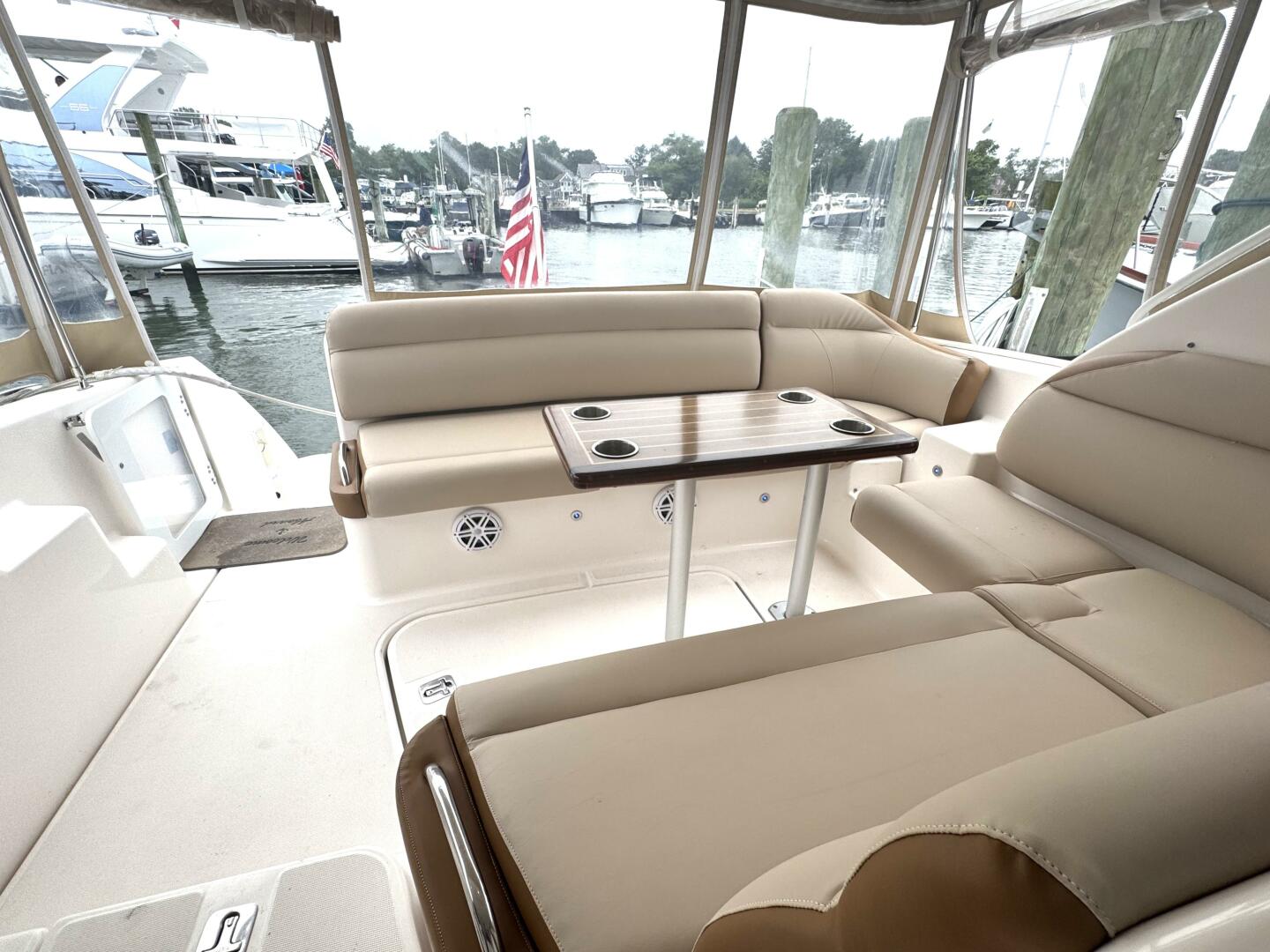 Slide: The Image of Tiara 3900 Sovran 2008 - 5505500