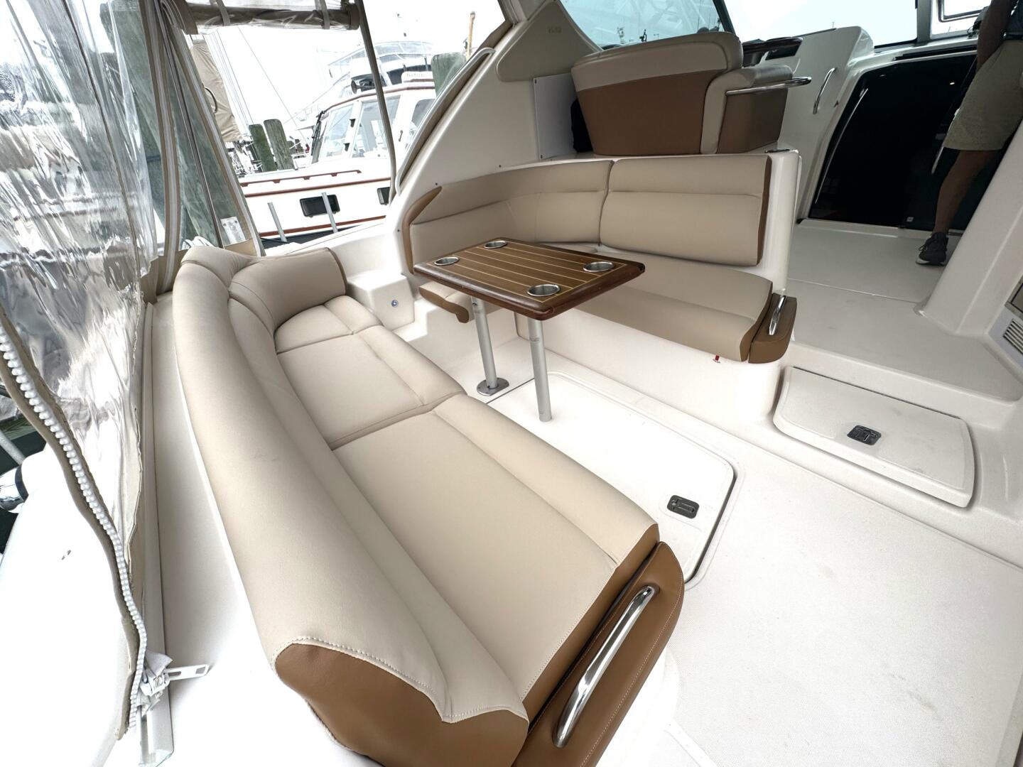 Slide: The Image of Tiara 3900 Sovran 2008 - 5505501