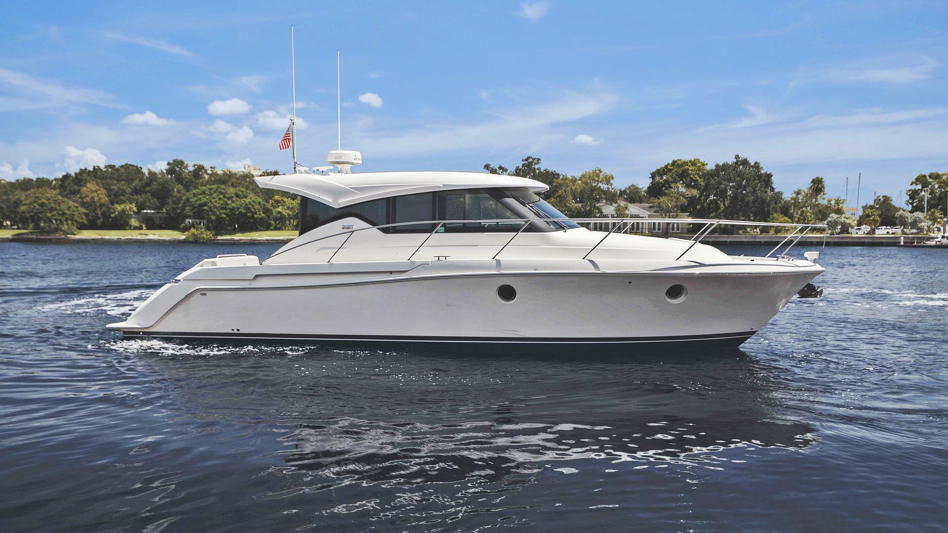 Slide: The Image of 2019 Tiara Yachts 39 Coupe - Big Eyes - Main Profile - 4631311
