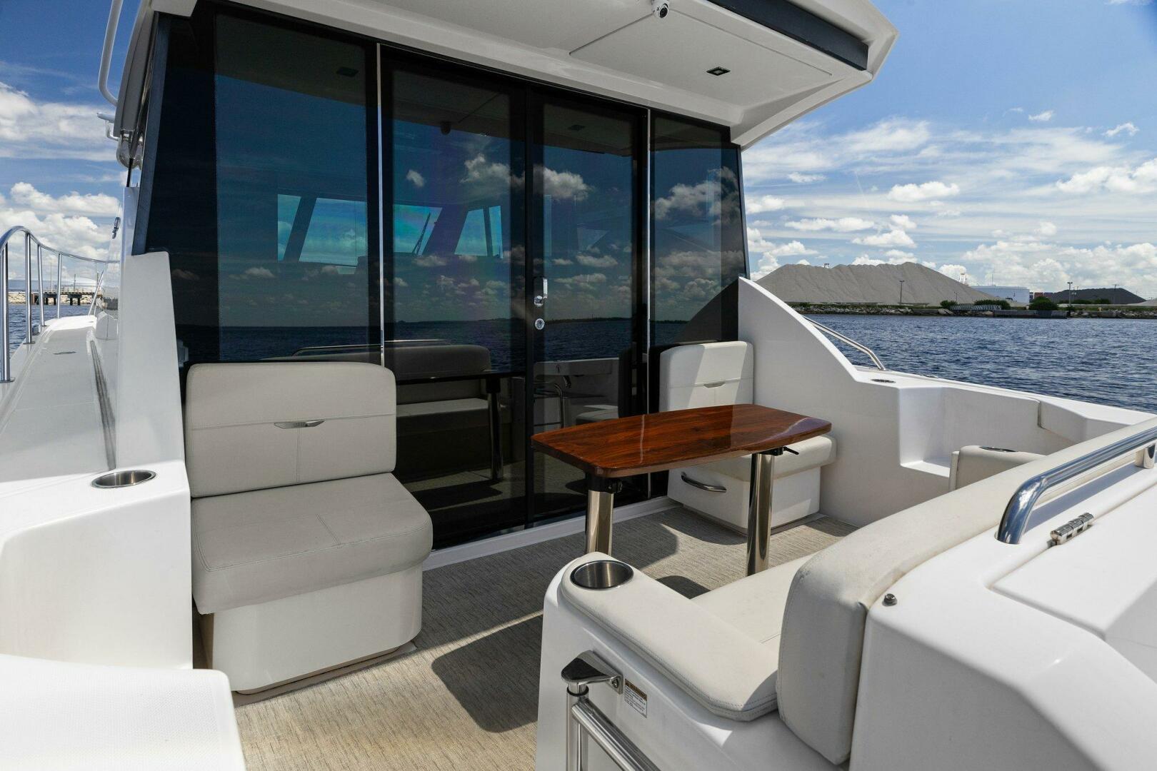 Slide: The Image of 2019 Tiara Yachts 39 Coupe - Big Eyes - Cockpit - 4630069