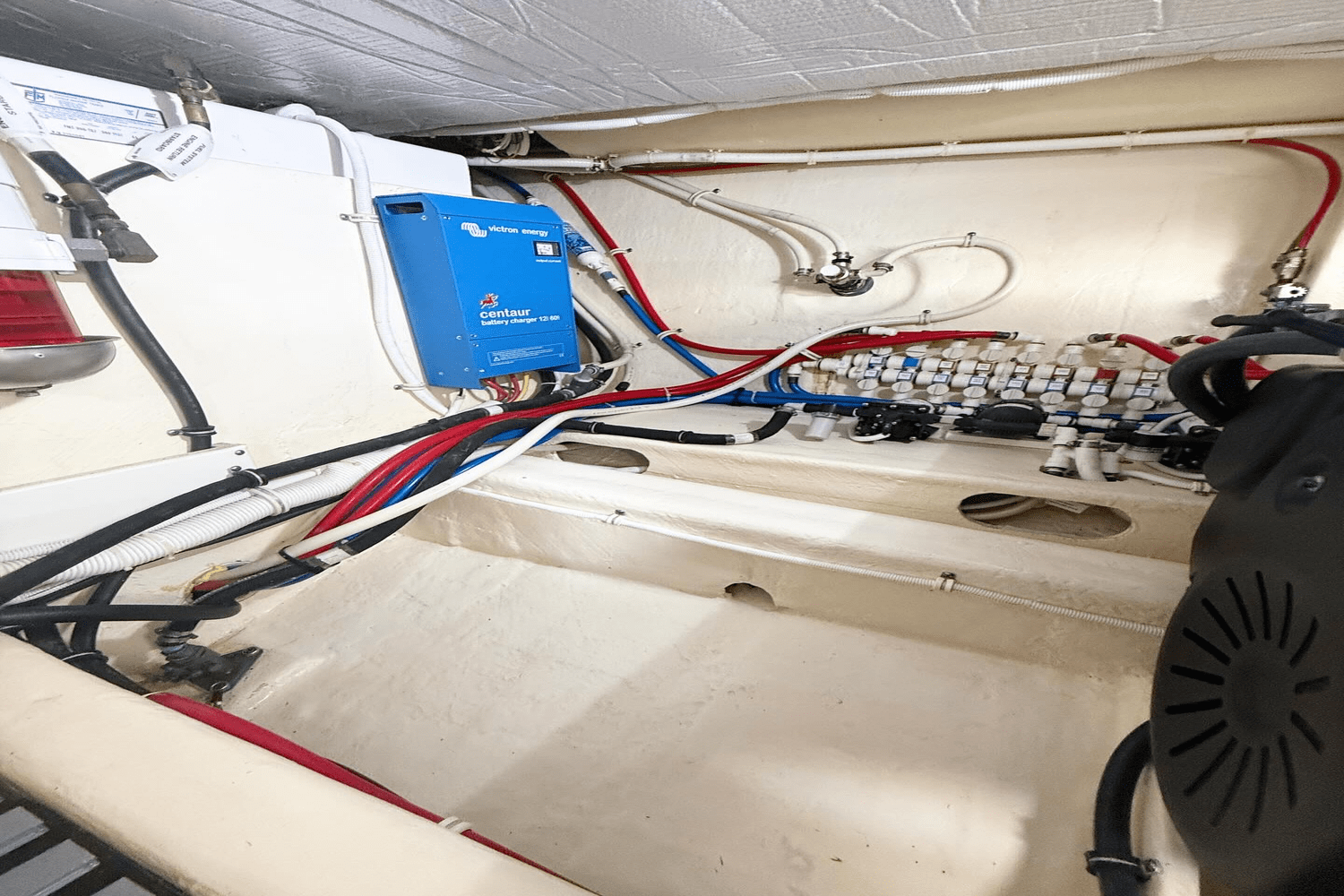 Slide: The Image of Tiara 39 COUPE 2019 - 16