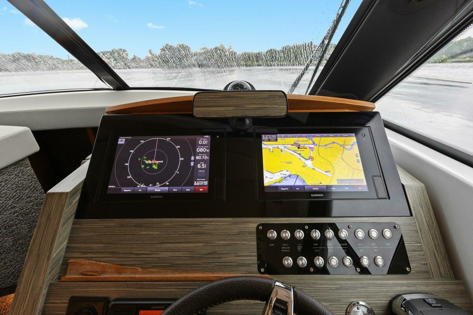 Slide: The Image of 2019 Tiara Yachts 39 Coupe - Big Eyes - Helm - 4630101