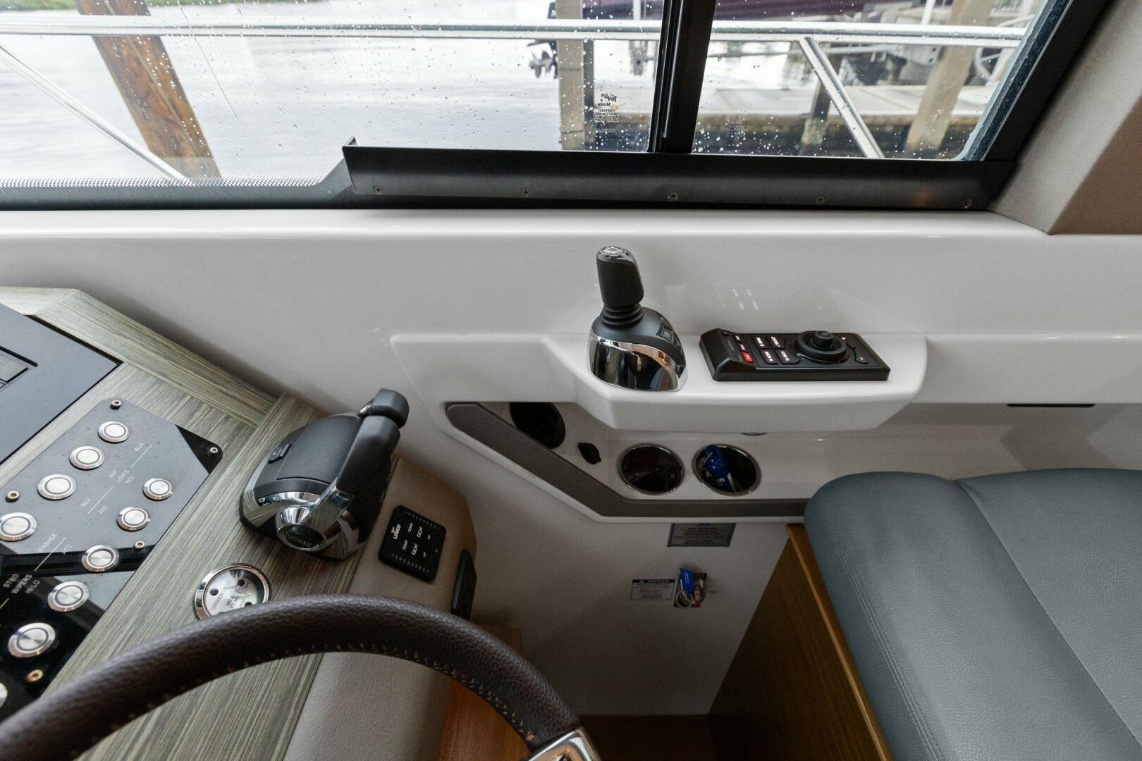 Slide: The Image of 2019 Tiara Yachts 39 Coupe - Big Eyes - Helm - 4630099