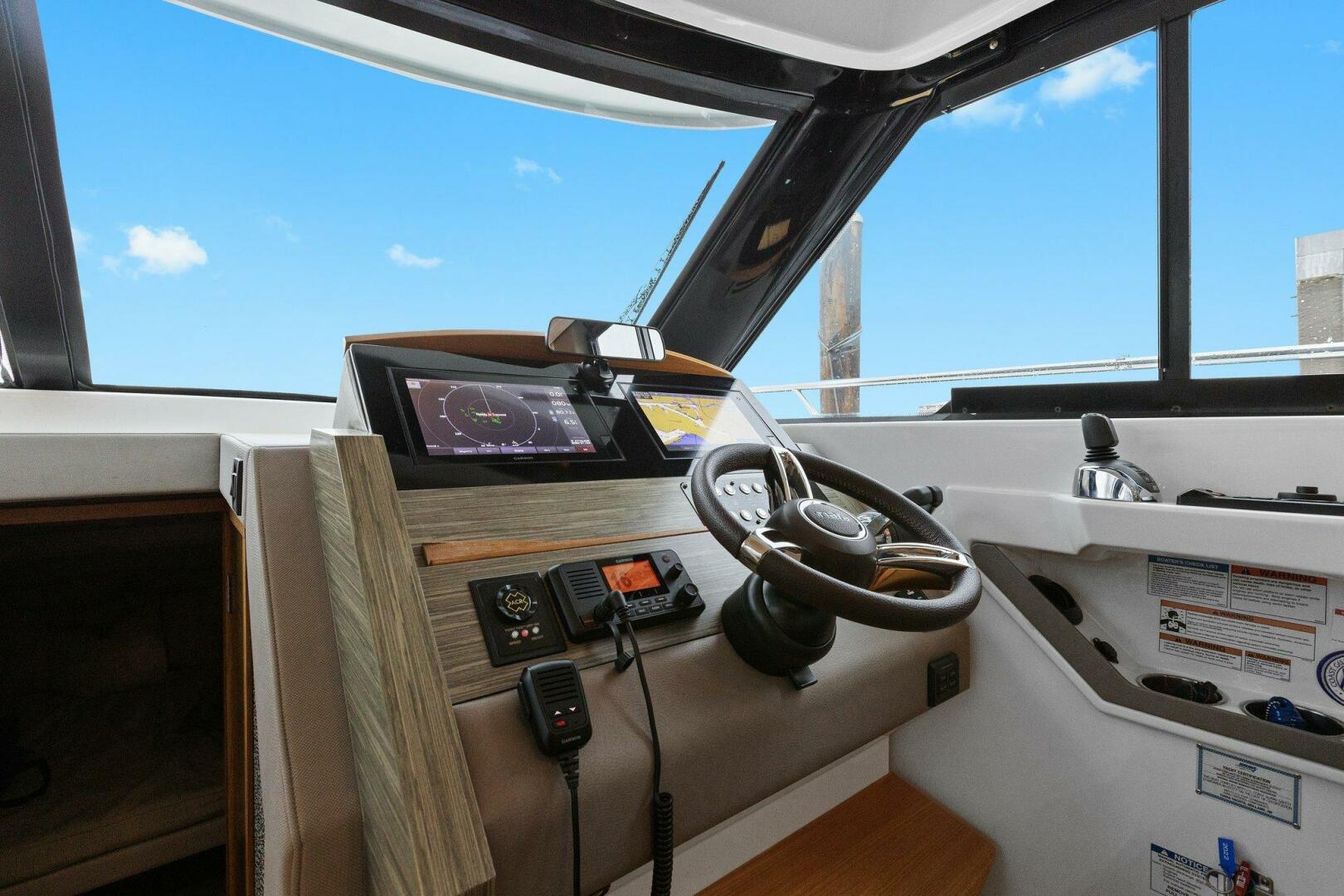 Slide: The Image of 2019 Tiara Yachts 39 Coupe - Big Eyes - Helm - 4630098