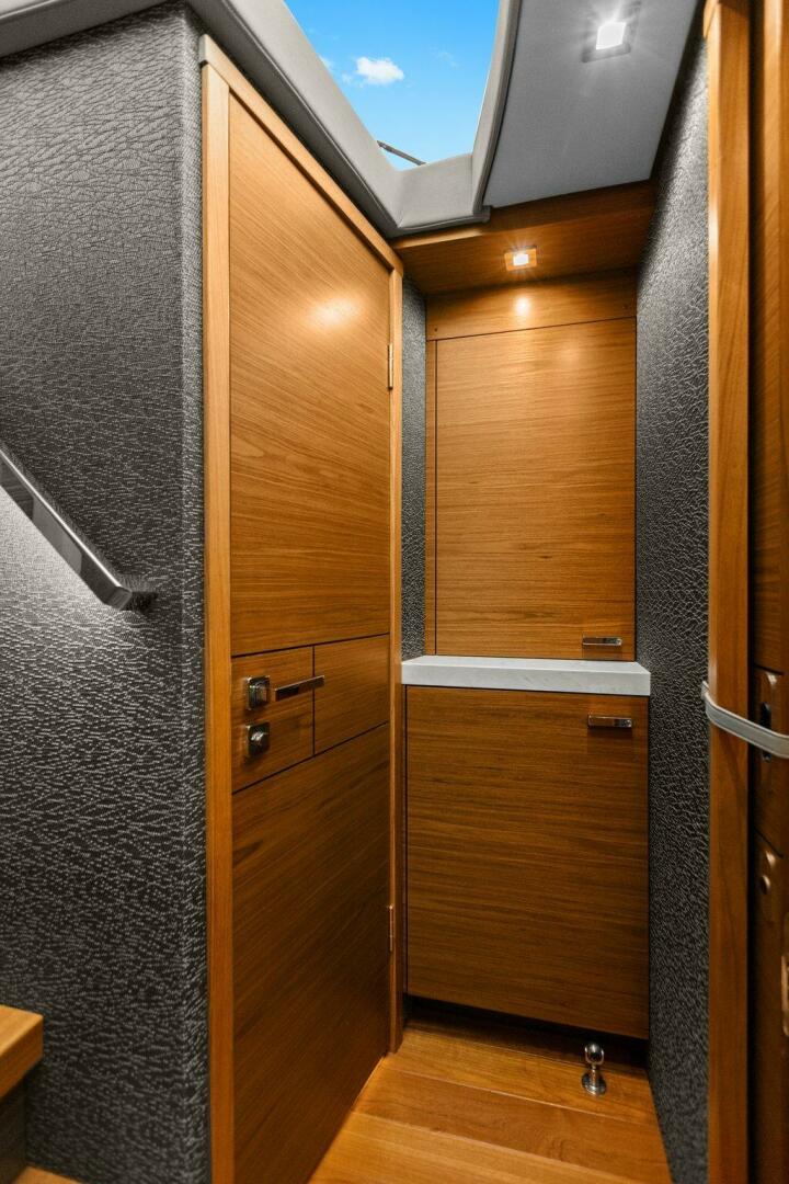 Slide: The Image of 2019 Tiara Yachts 39 Coupe - Big Eyes - - 4630150