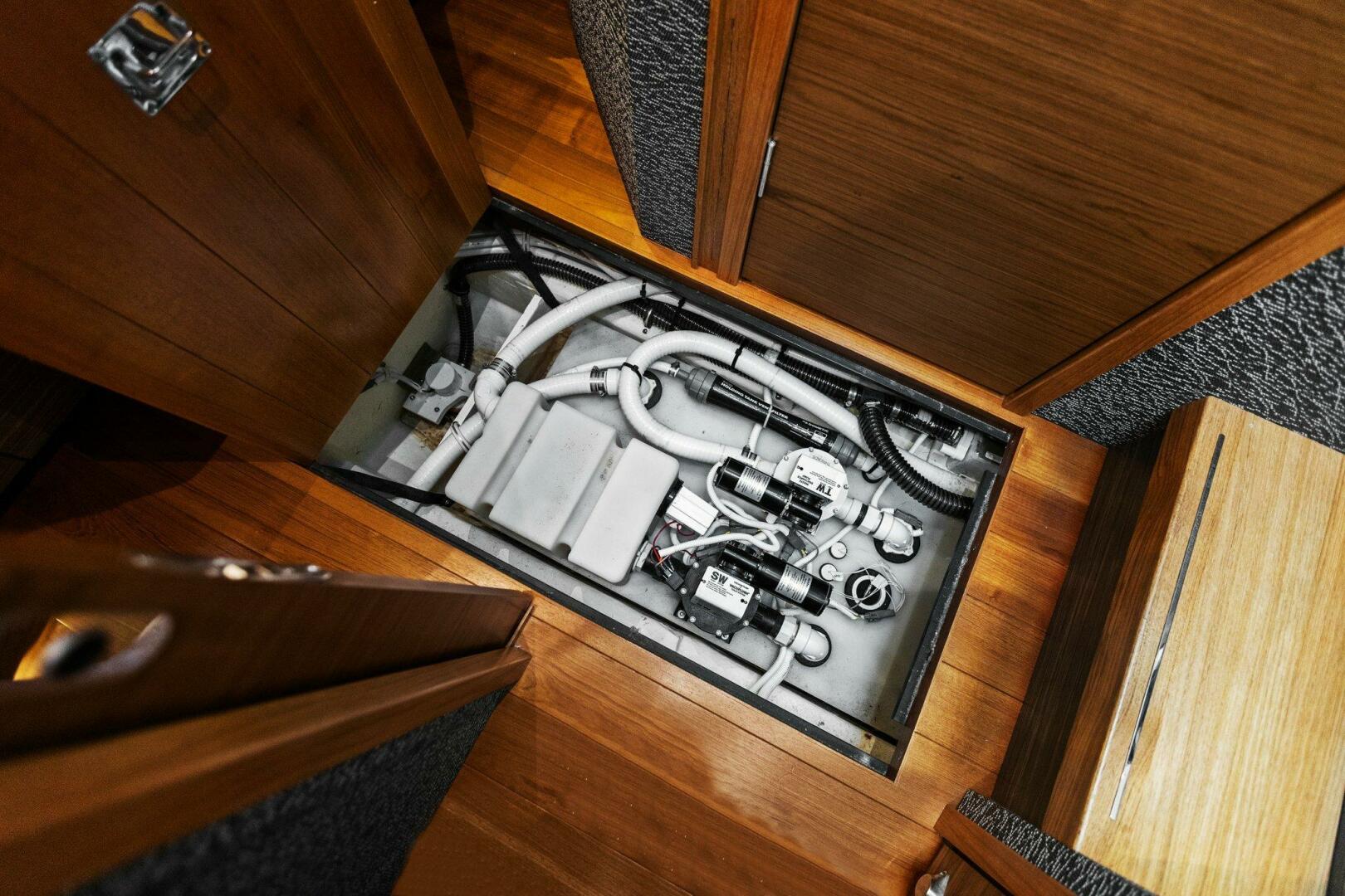 Slide: The Image of 2019 Tiara Yachts 39 Coupe - Big Eyes - - 4630145