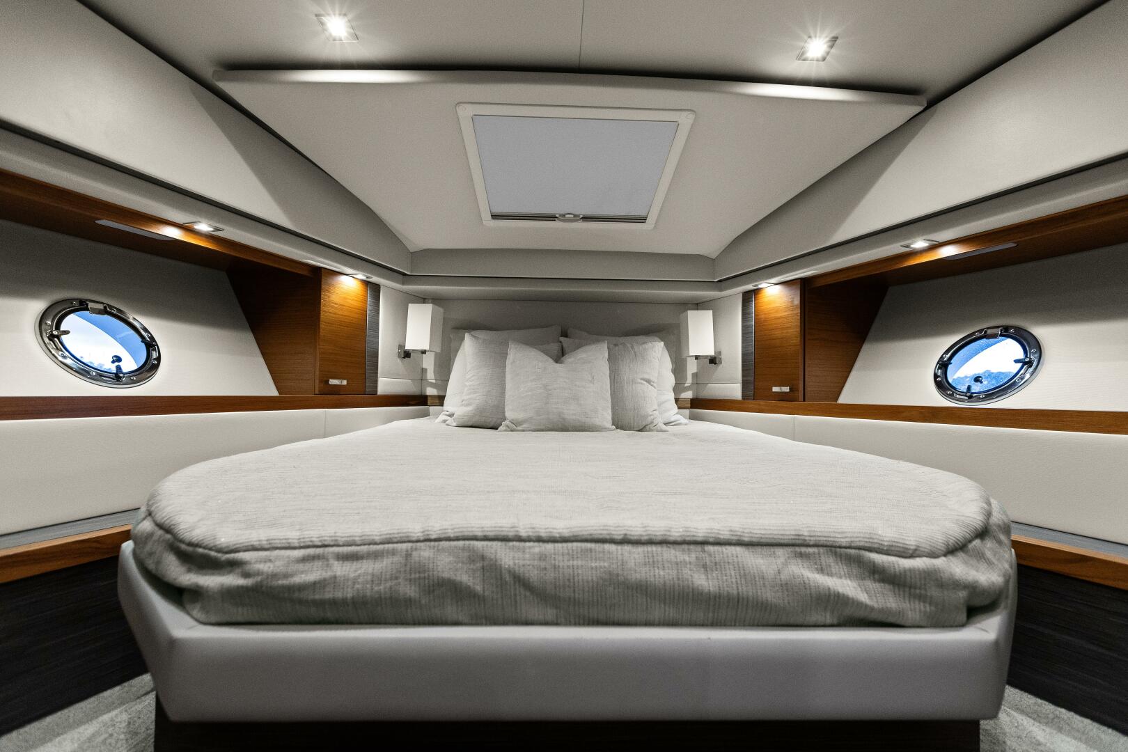 Slide: The Image of 2019 Tiara Yachts 39 Coupe - Big Eyes - Master Stateroom - 4630204