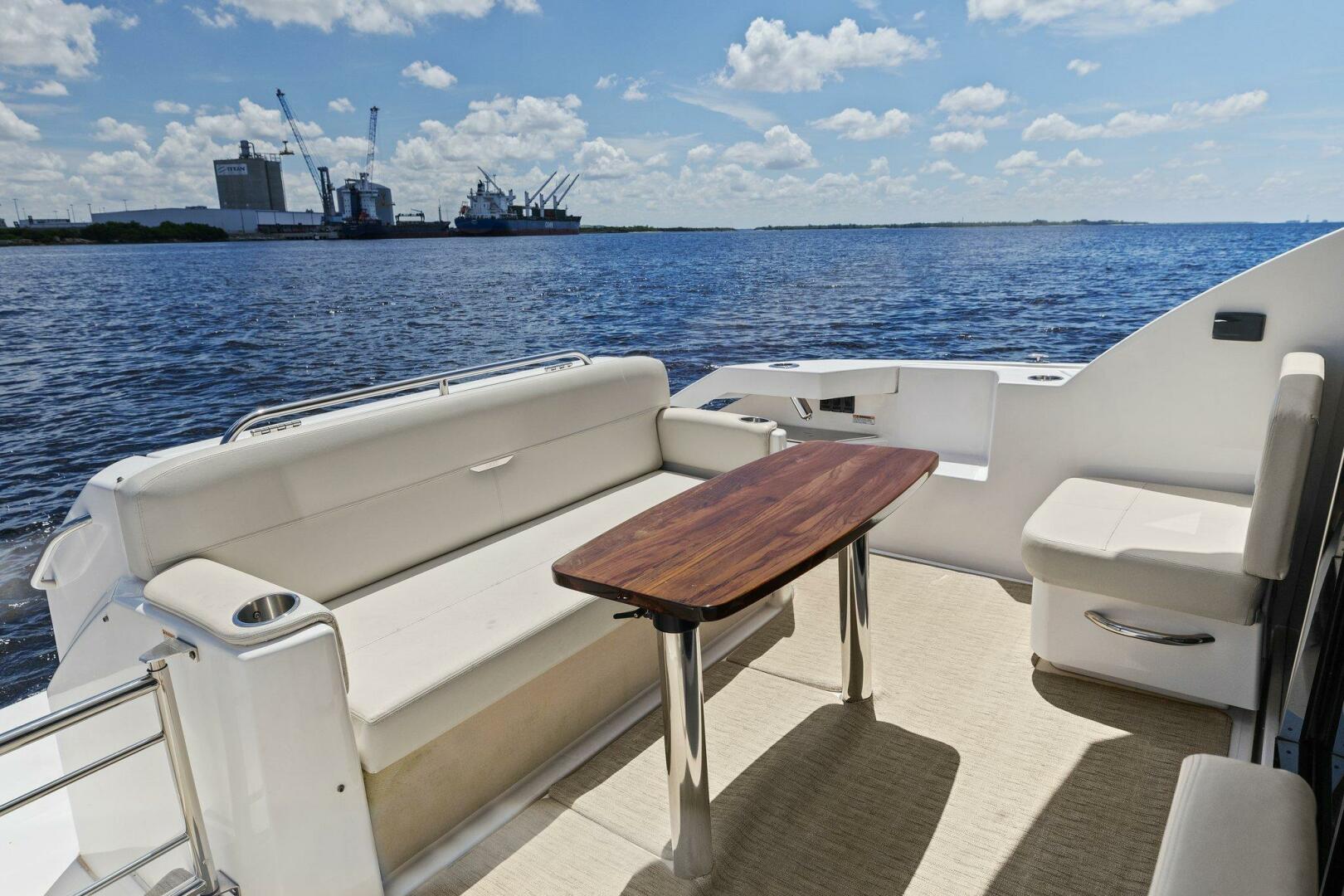 Slide: The Image of 2019 Tiara Yachts 39 Coupe - Big Eyes - Cockpit - 4630072