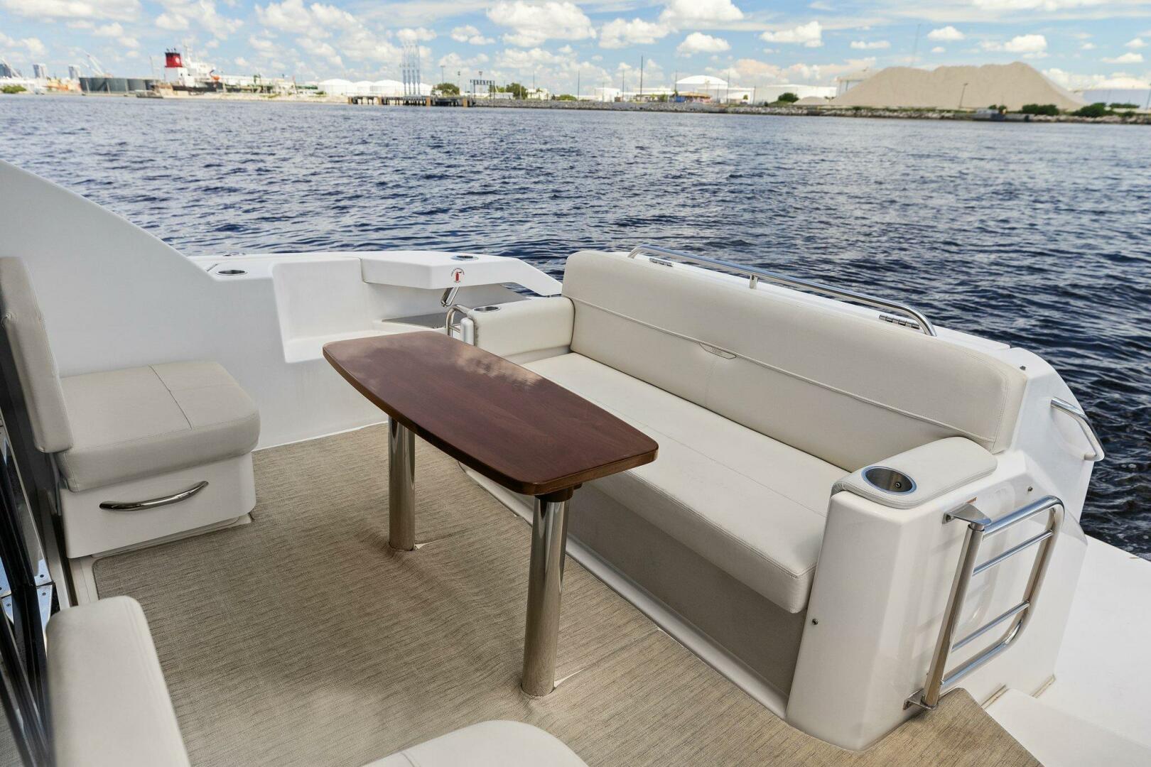 Slide: The Image of 2019 Tiara Yachts 39 Coupe - Big Eyes - Cockpit - 4630073