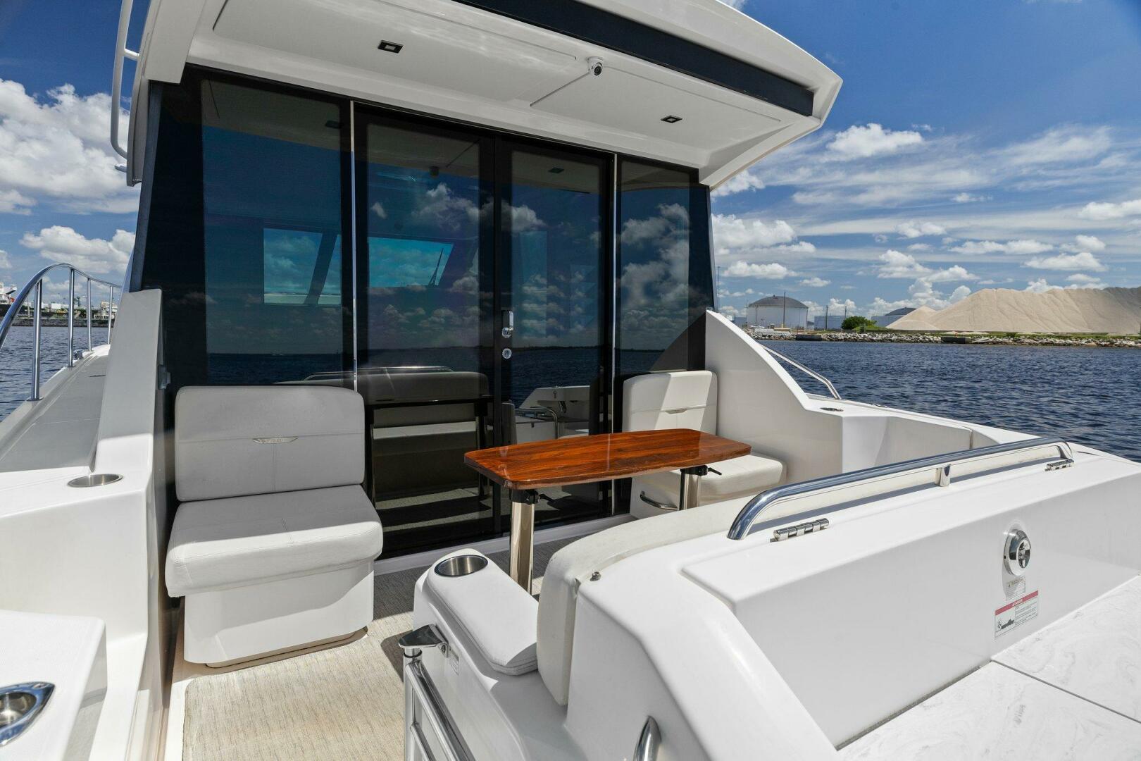 Slide: The Image of 2019 Tiara Yachts 39 Coupe - Big Eyes - Cockpit - 4630066