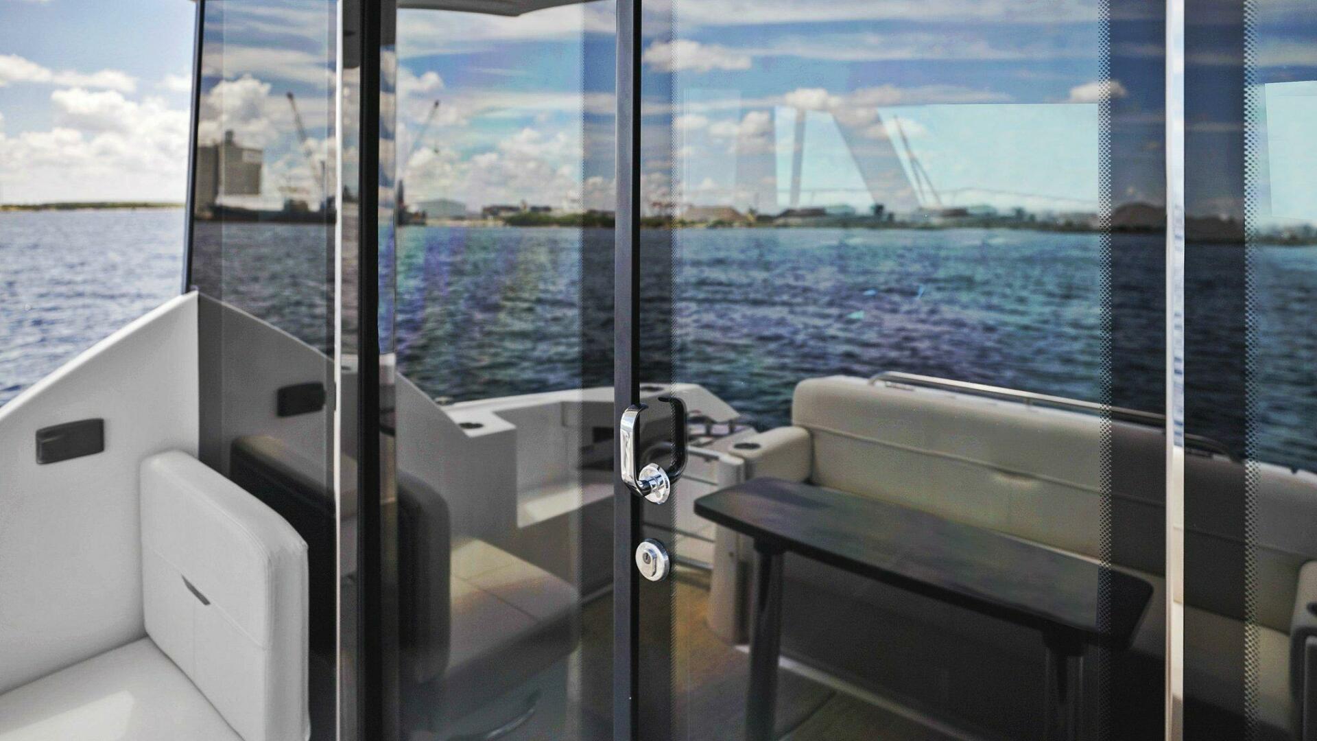 Slide: The Image of 2019 Tiara Yachts 39 Coupe - Big Eyes - Salon Entrance - 4630079