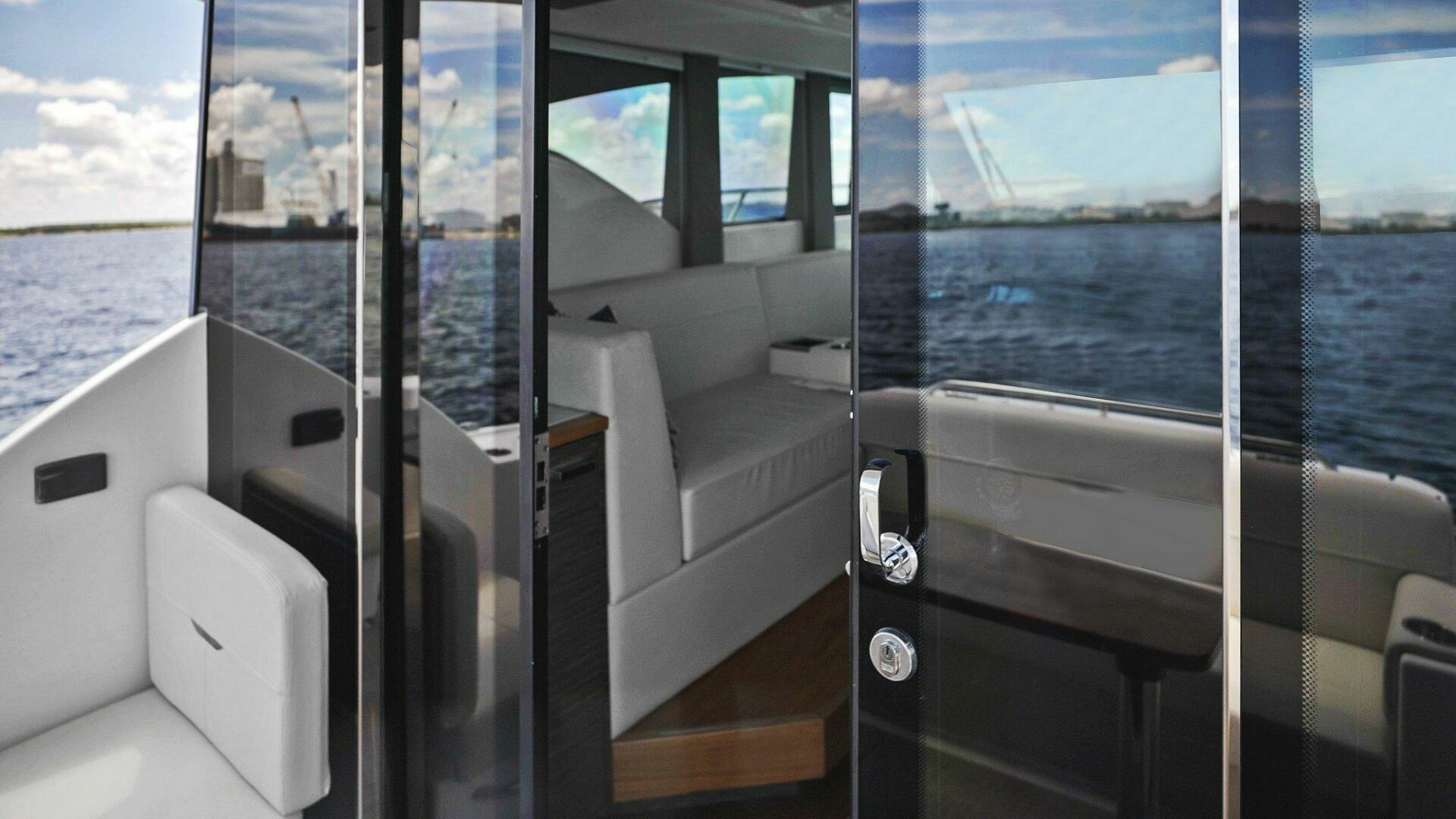 Slide: The Image of 2019 Tiara Yachts 39 Coupe - Big Eyes - Salon Entrance - 4630078