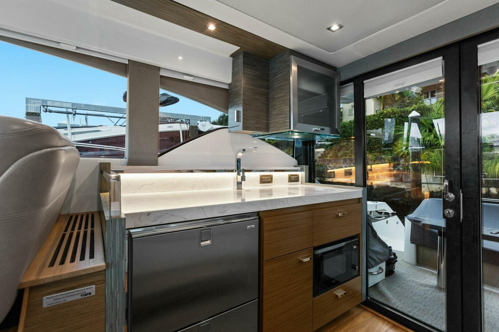 Slide: The Image of 2019 Tiara Yachts 39 Coupe - Big Eyes - Galley - 4630093