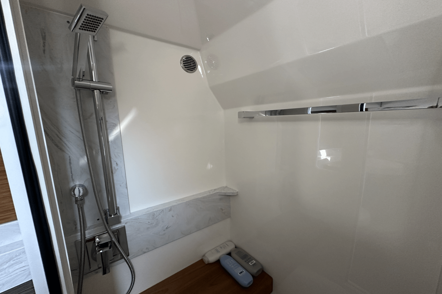 Slide: The Image of Tiara 39 COUPE 2020 - 12