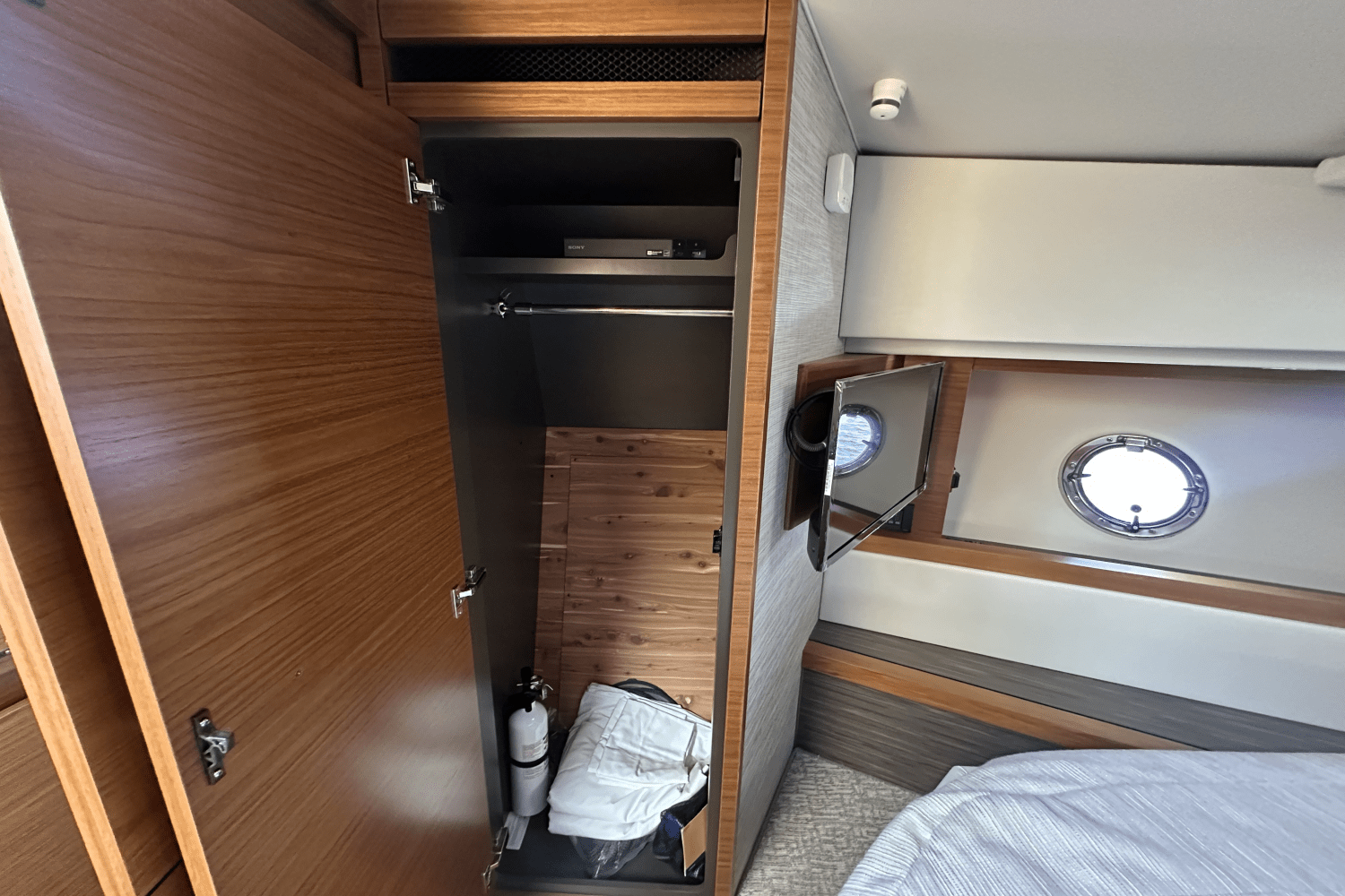 Slide: The Image of Tiara 39 COUPE 2020 - 15