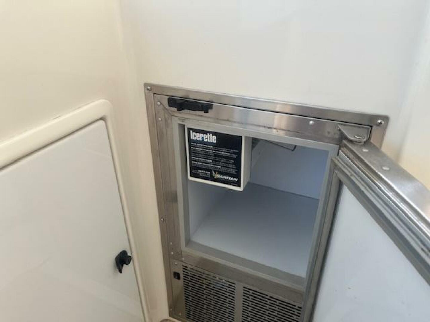 Slide: The Image of Tiara 4300 Open 1994 - 5185520