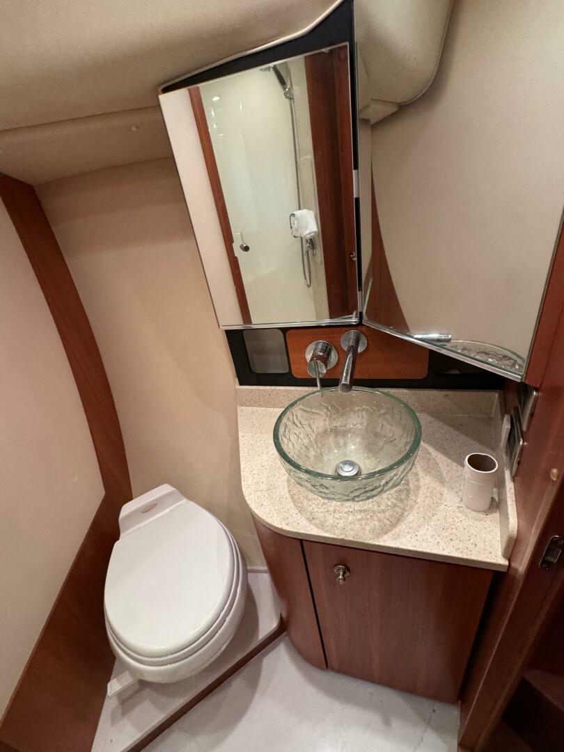 Slide: The Image of Tiara 4300 Sovran 2006 - 5230852