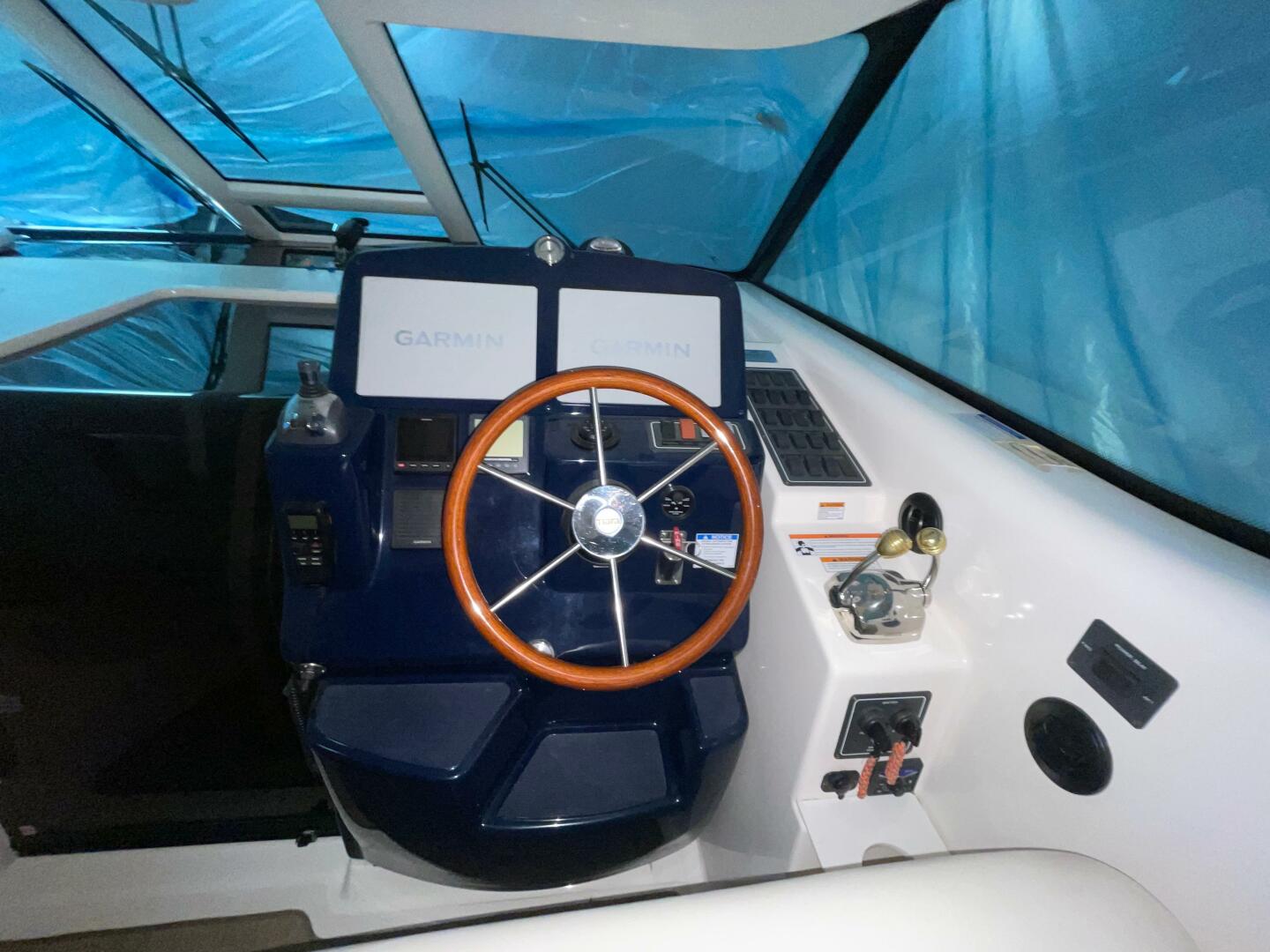 Slide: The Image of Tiara 4300 Sovran 2007 - 5243187