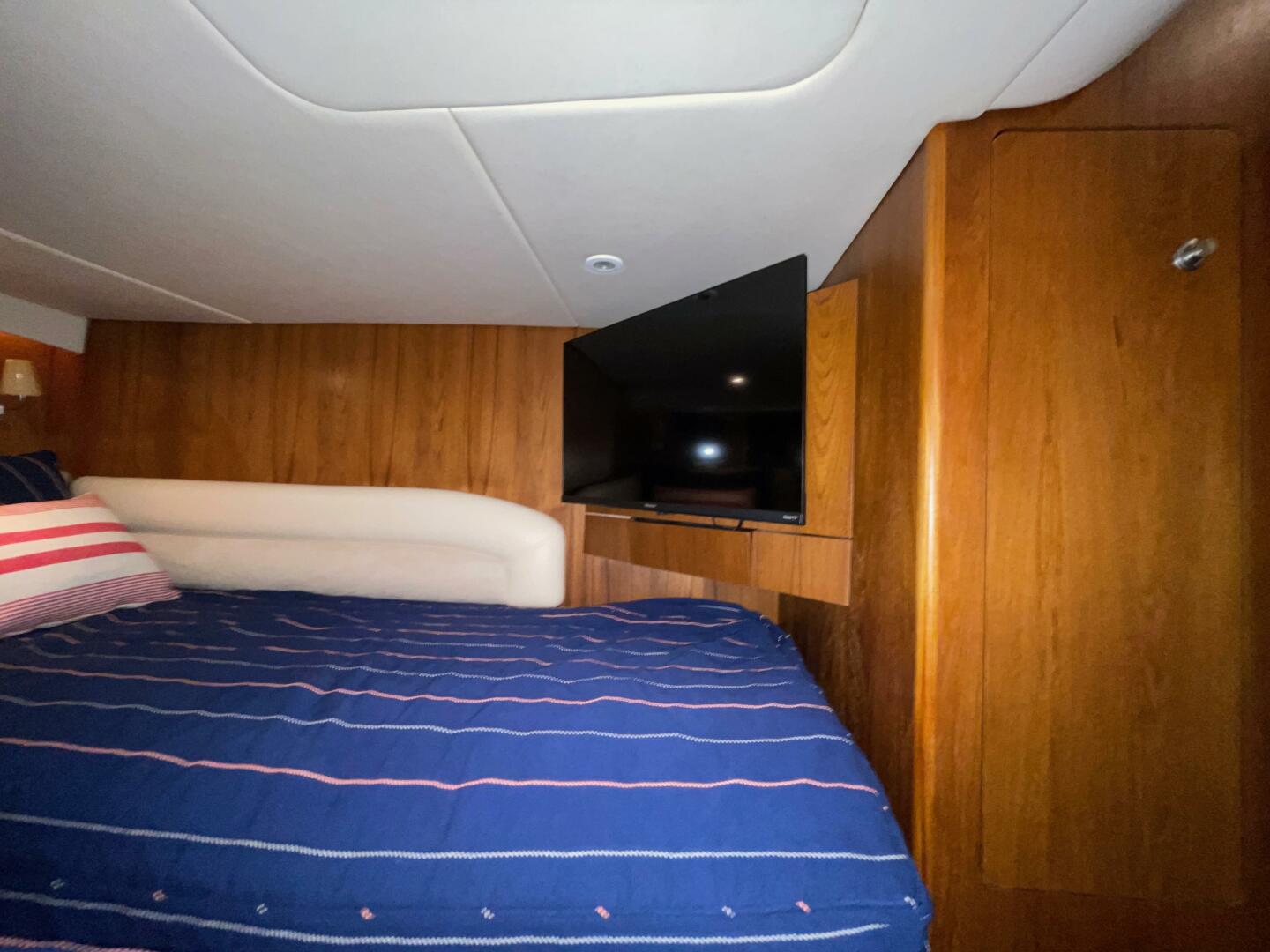 Slide: The Image of Tiara 4300 Sovran 2007 - 5243203