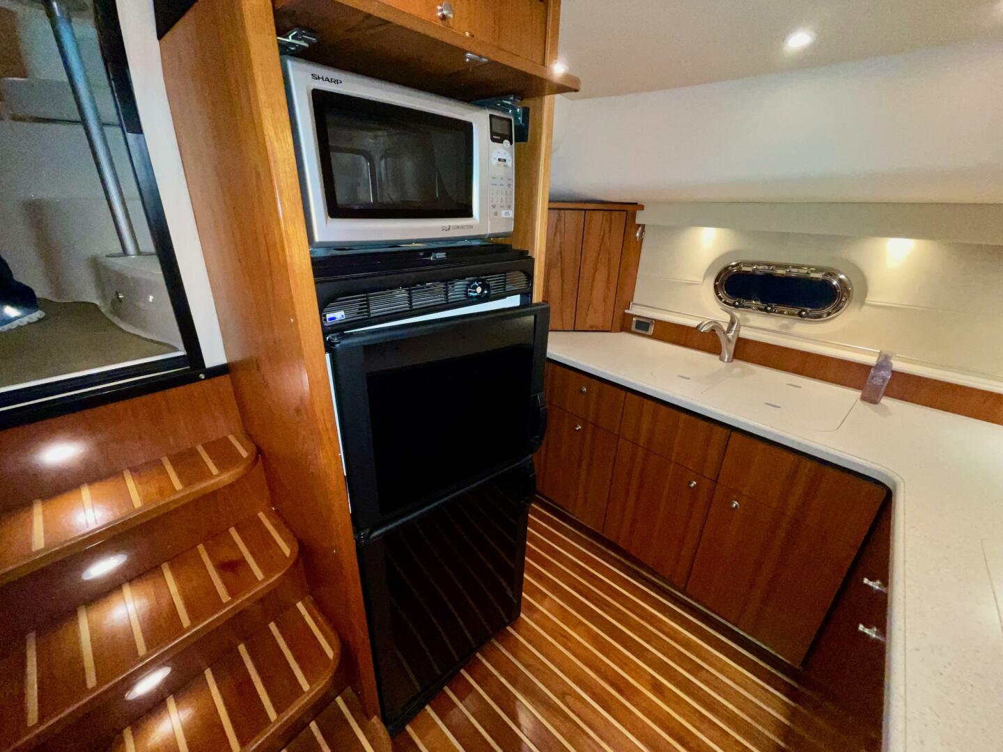 Slide: The Image of Tiara 4300 Sovran 2007 - 5243231