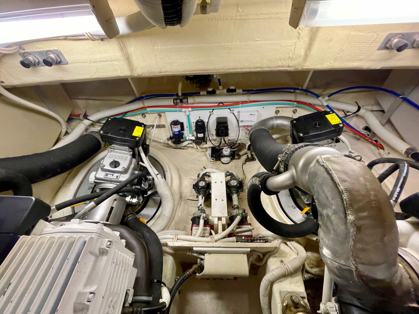 Slide: The Image of Tiara 4300 Sovran 2007 - 5243244