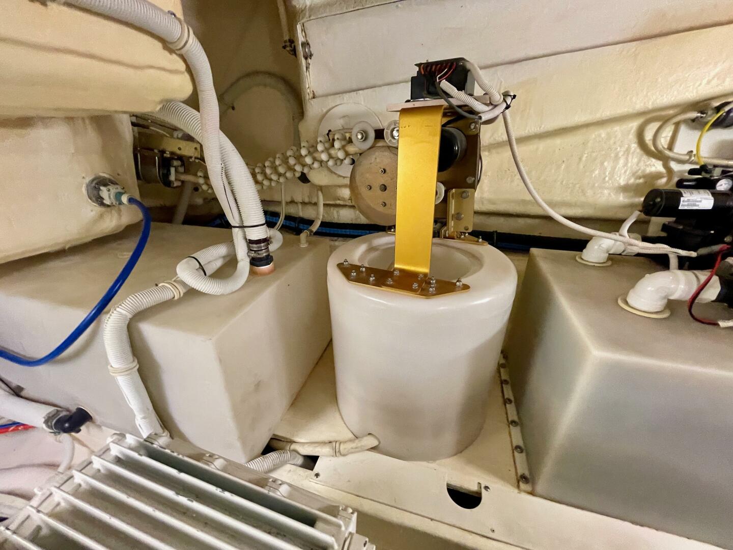 Slide: The Image of Tiara 4300 Sovran 2007 - 5243256