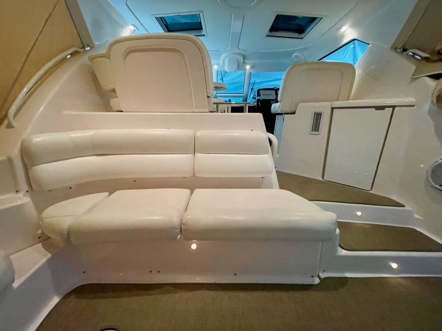 Slide: The Image of Tiara 4300 Sovran 2007 - 5243265