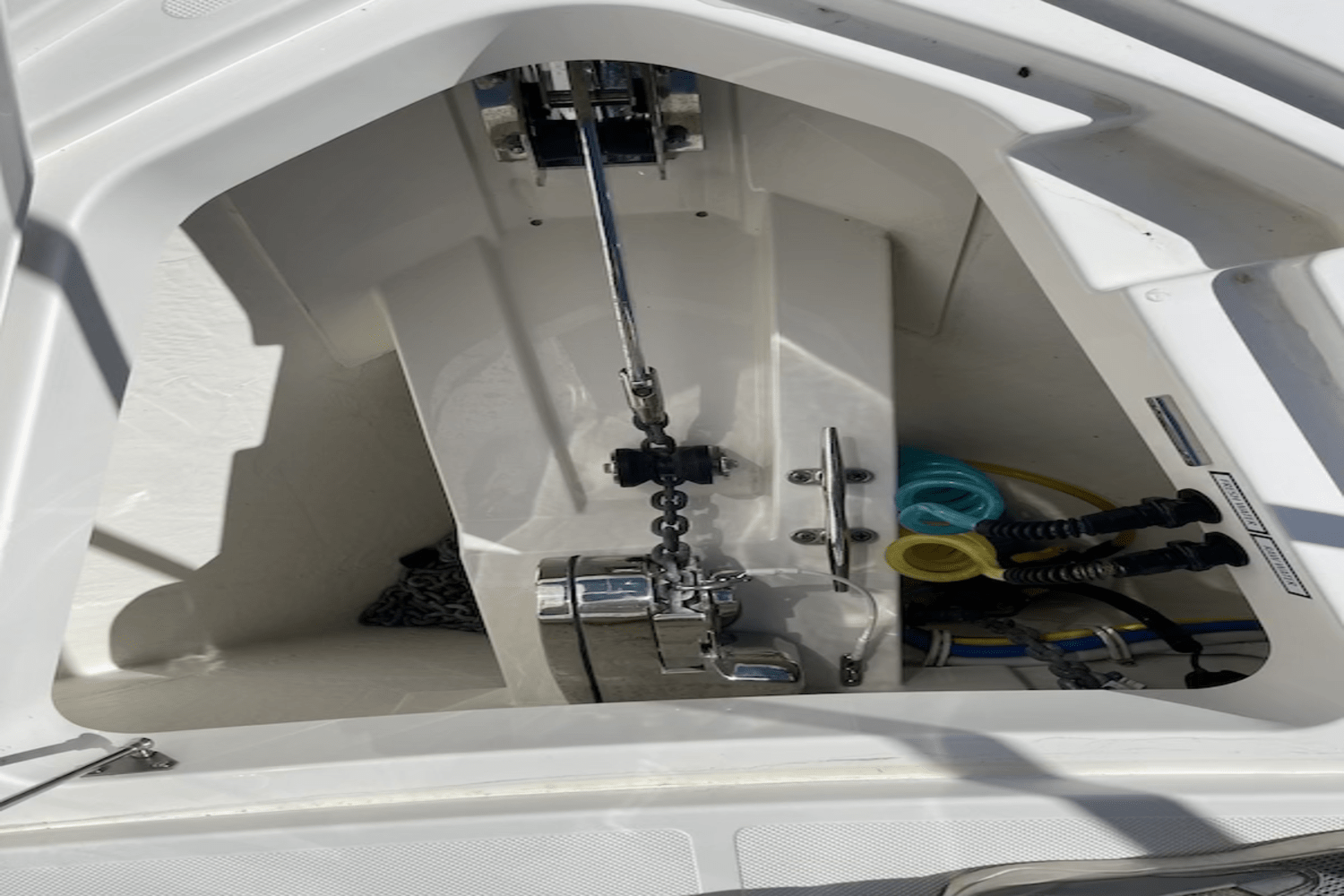 Slide: The Image of Tiara 43LE 2022 - 1