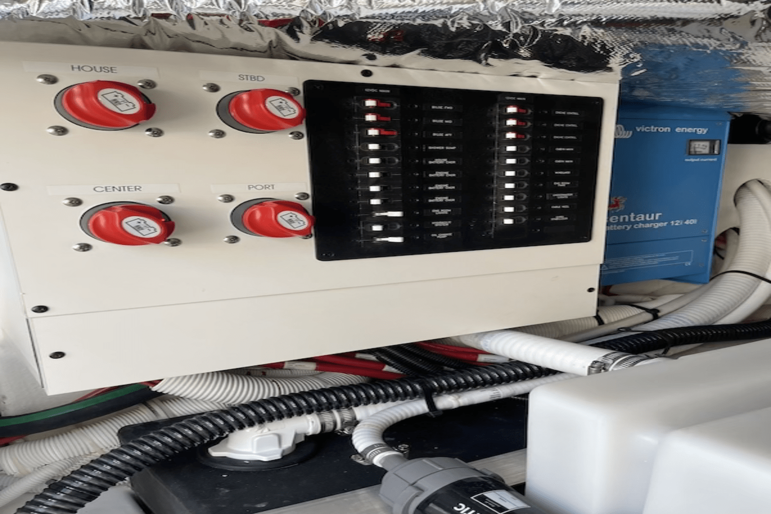 Slide: The Image of Tiara 43LE 2022 - 13