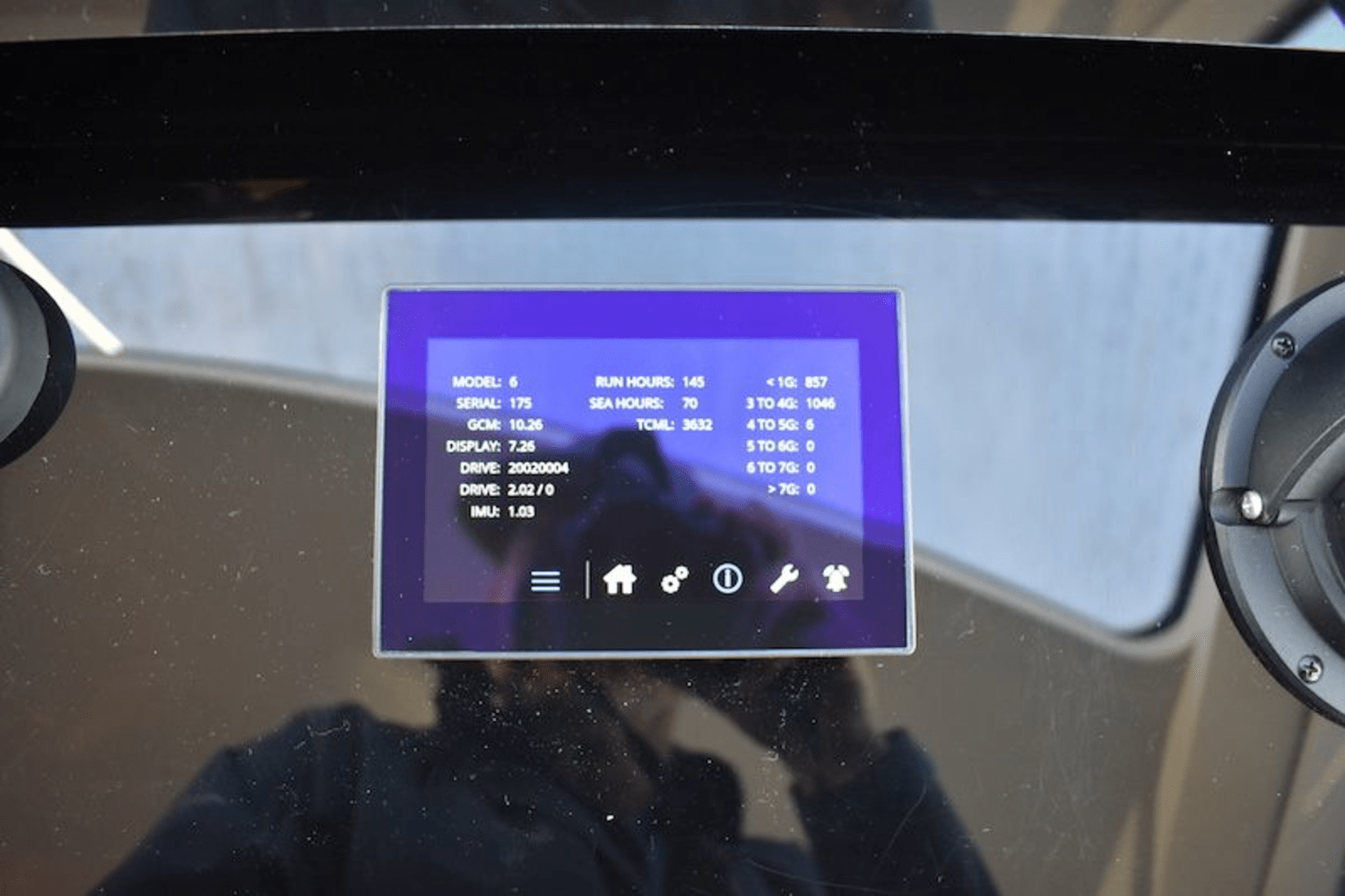 Slide: The Image of Tiara 43LE 2022 - 22