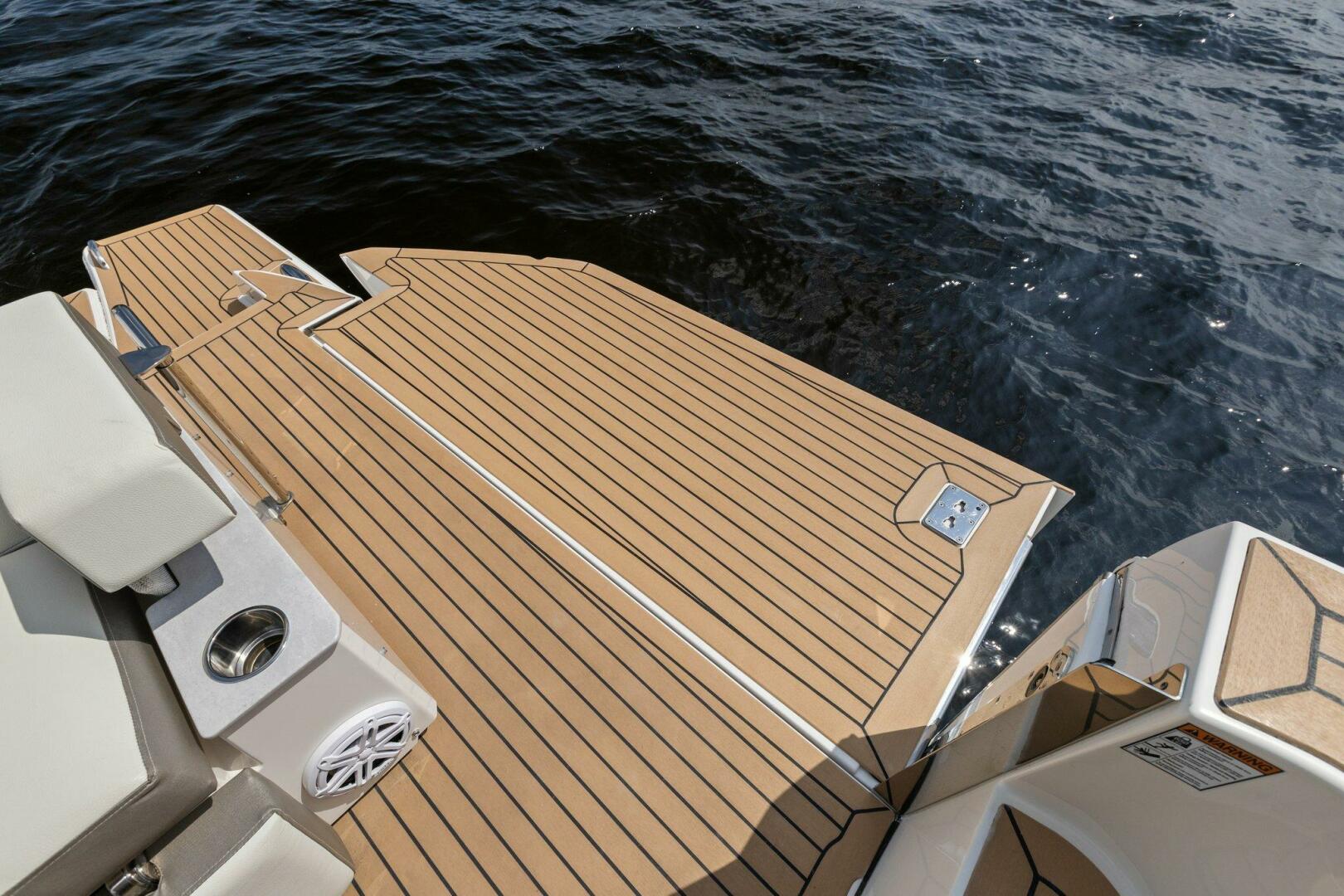 Slide: The Image of 2022 Tiara Sport 43 LE - 4746592