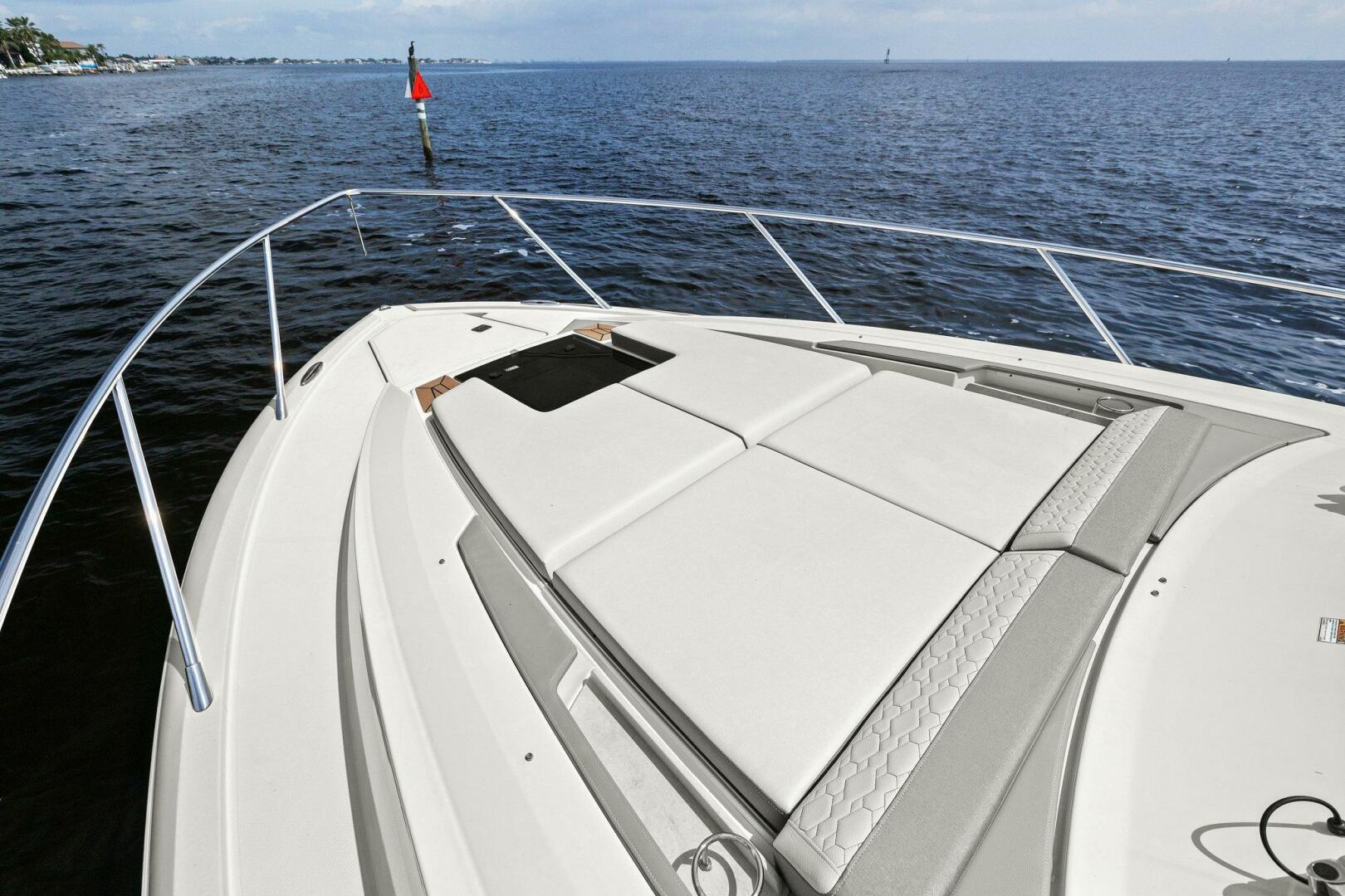 Slide: The Image of 2022 Tiara Sport 43 LE - 4746559