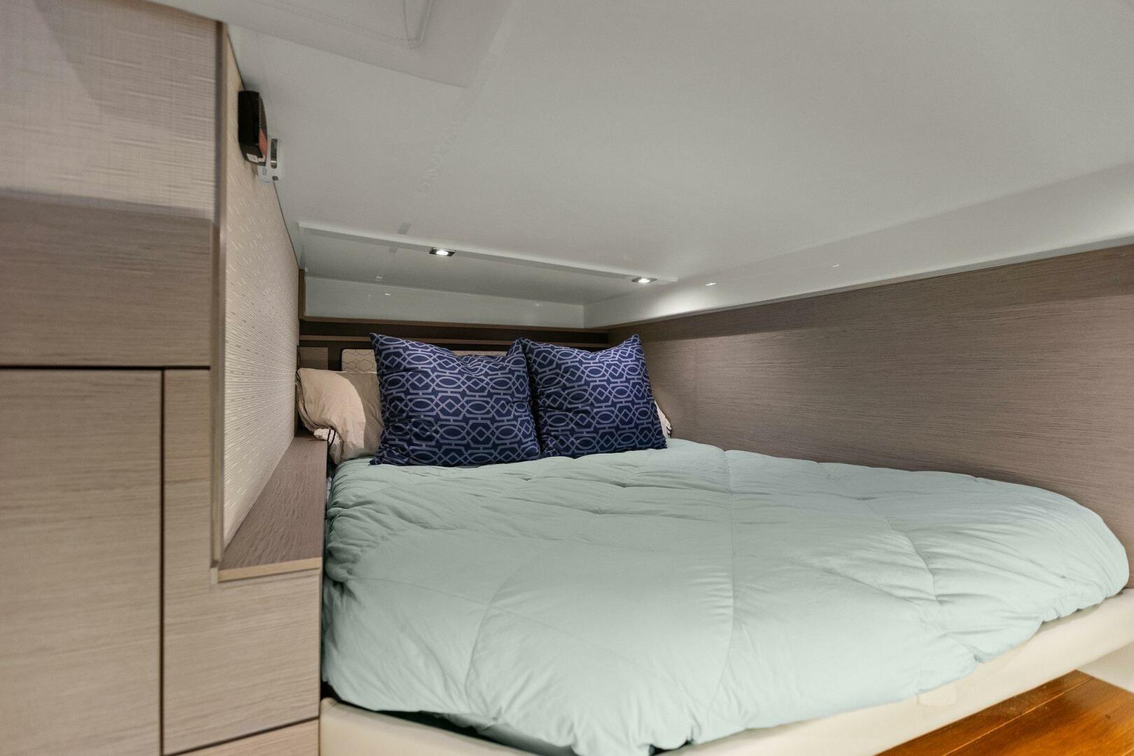 Slide: The Image of 2022 Tiara Sport 43 LE - 4746563