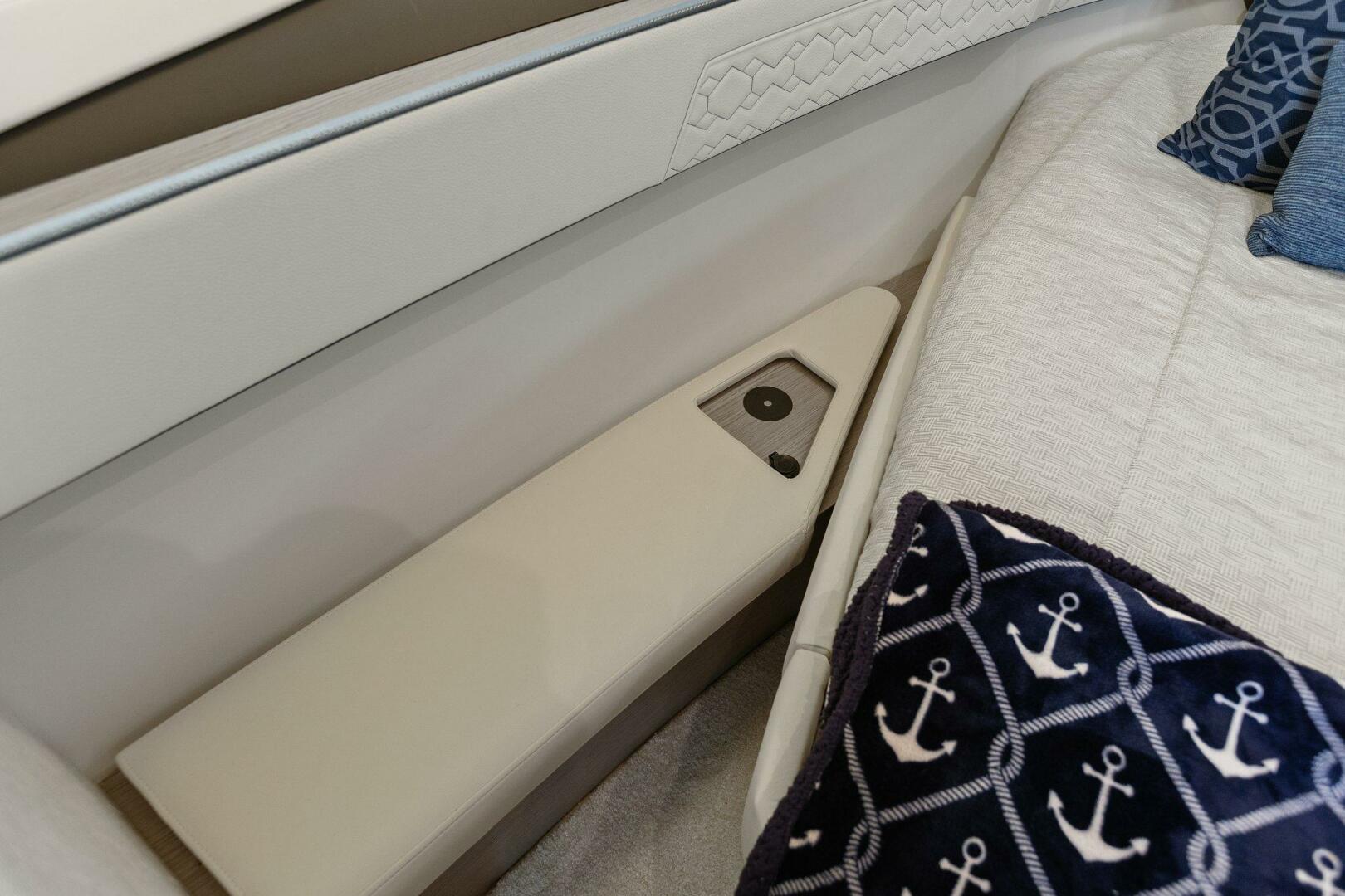 Slide: The Image of 2022 Tiara Sport 43 LE - 4746573