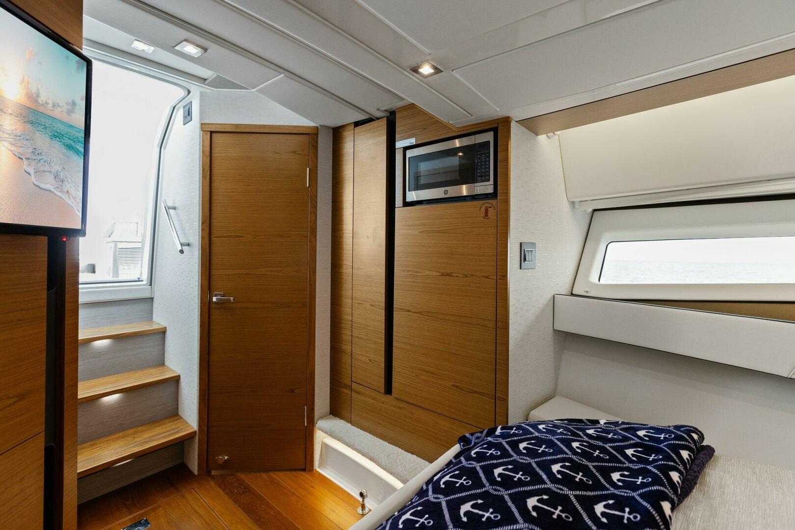 Slide: The Image of 2022 Tiara Sport 43 LE - 4746575