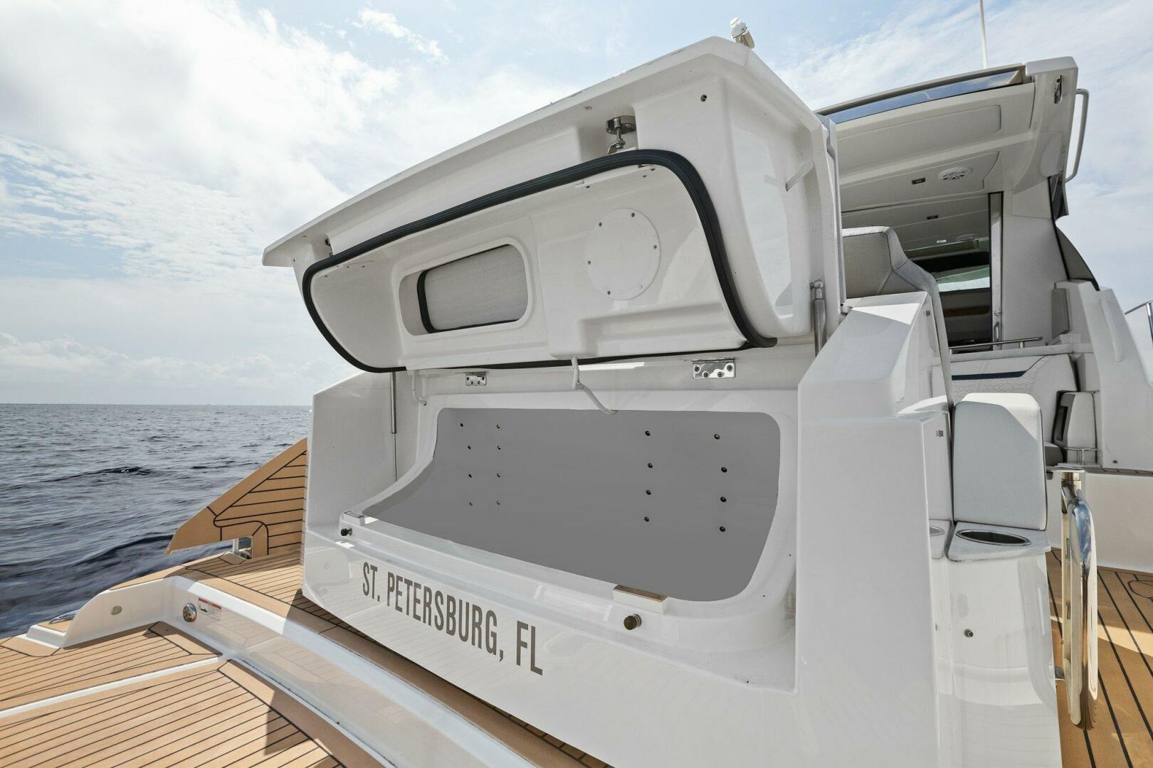 Slide: The Image of 2022 Tiara Sport 43 LE - 4746579