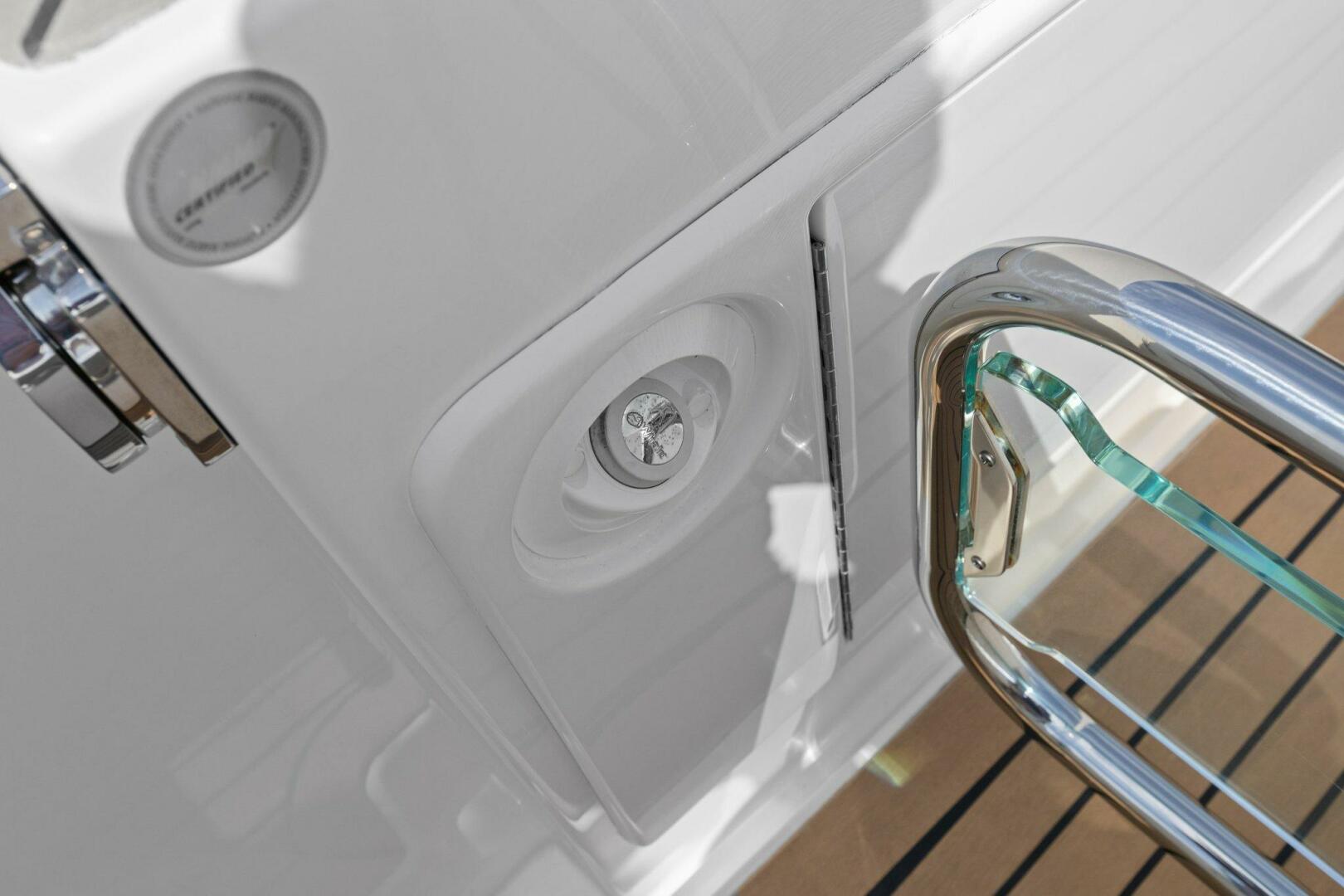 Slide: The Image of 2022 Tiara Sport 43 LE - 4746581