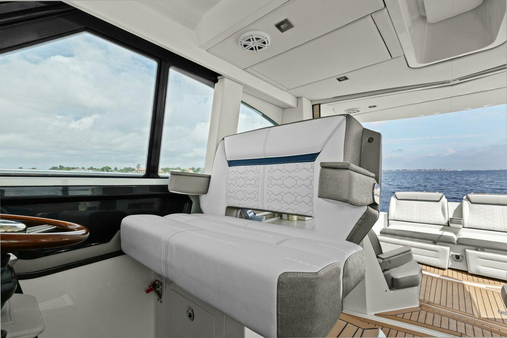 Slide: The Image of 2022 Tiara Sport 43 LE - 4746597