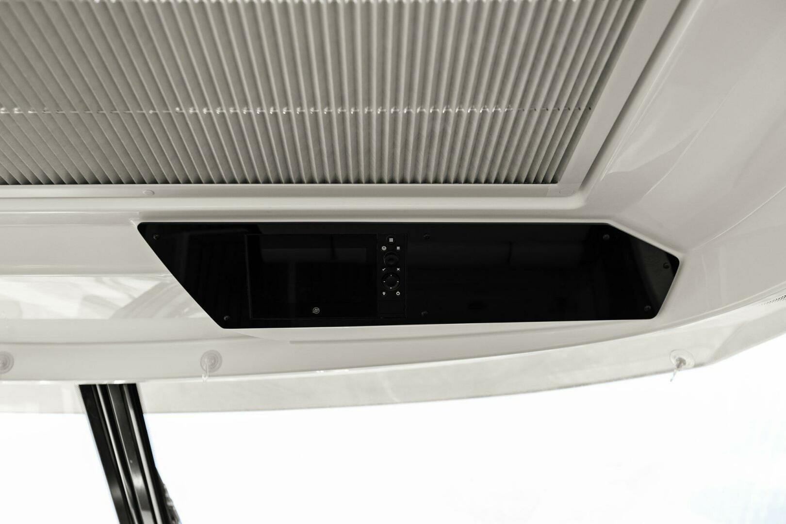 Slide: The Image of 2022 Tiara Sport 43 LE - 4746601