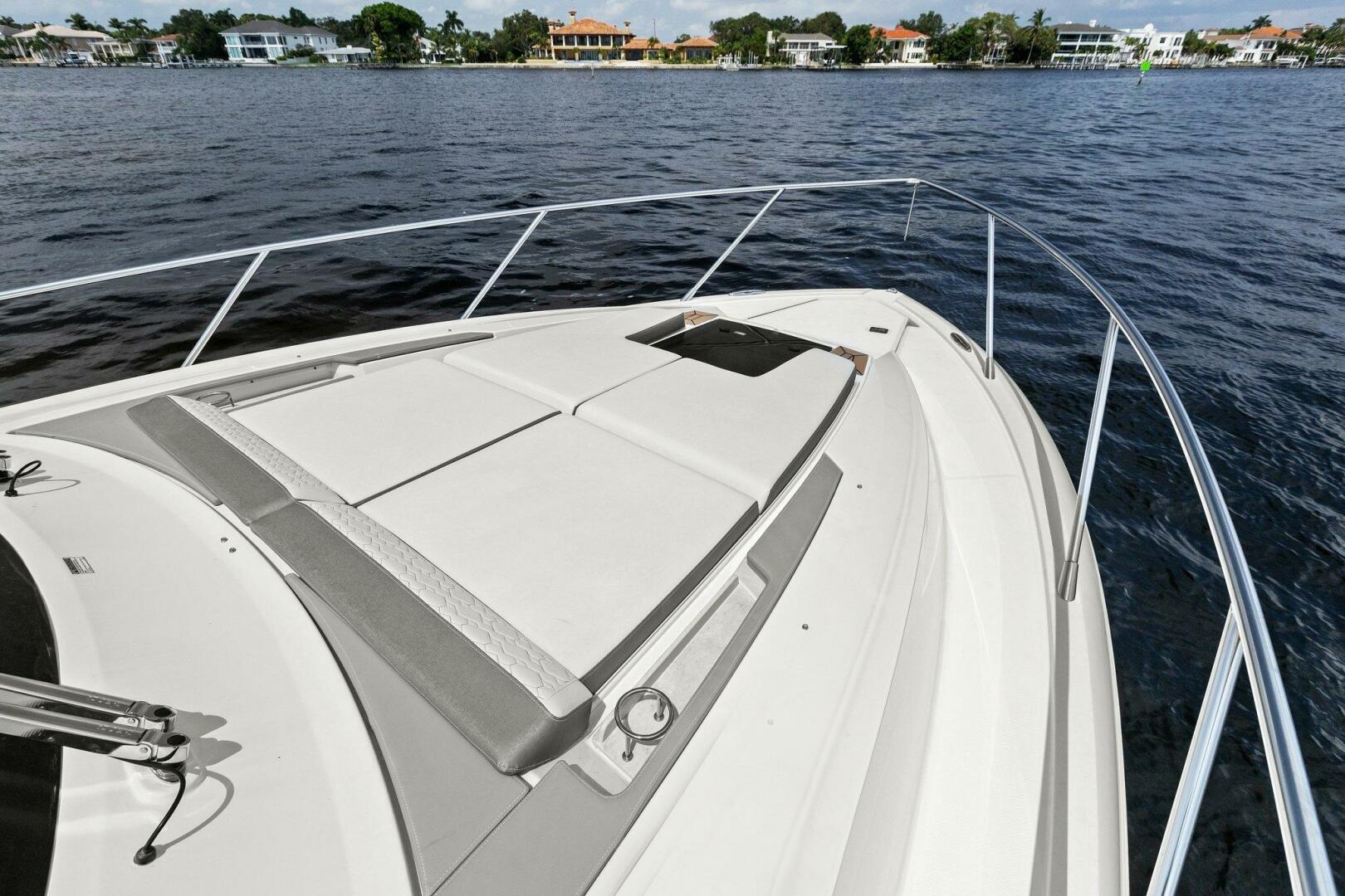 Slide: The Image of 2022 Tiara Sport 43 LE - 4746609