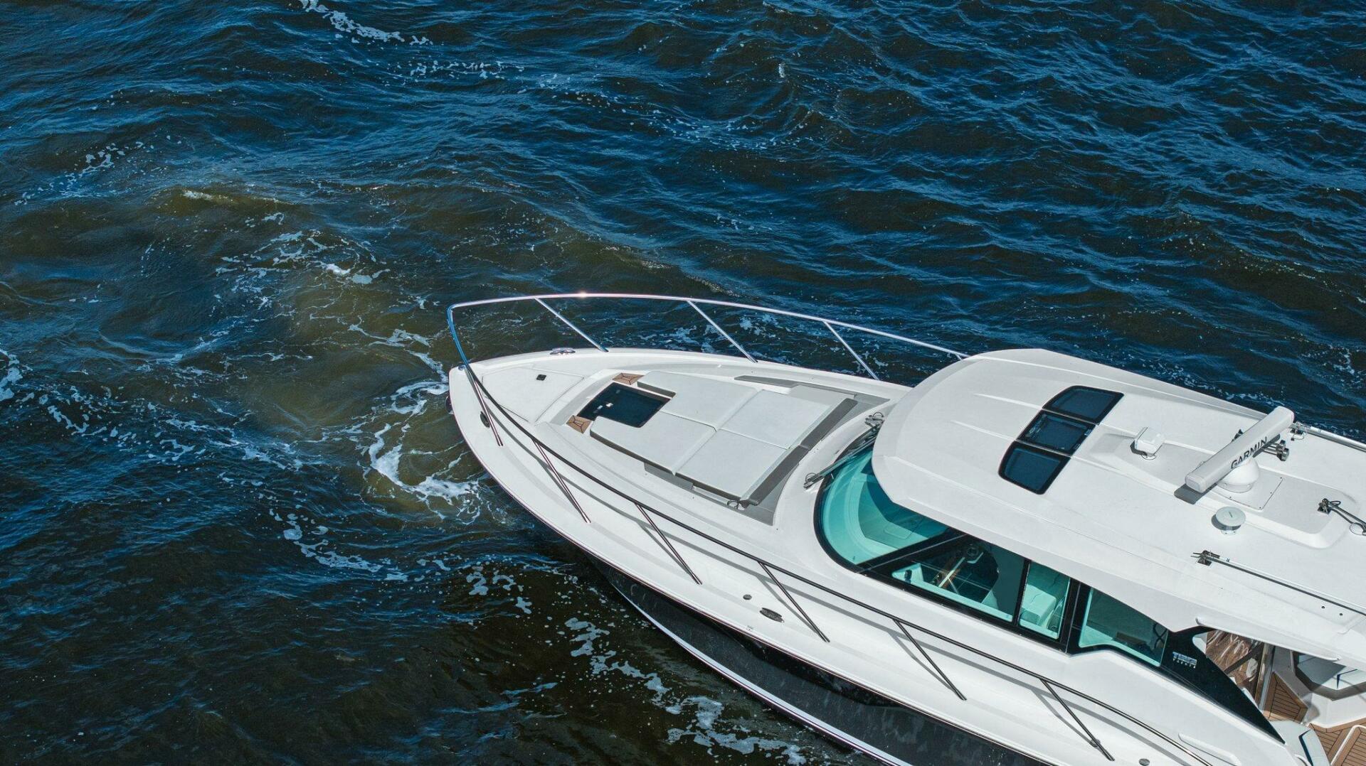 Slide: The Image of 2022 Tiara Sport 43 LE - 4780343