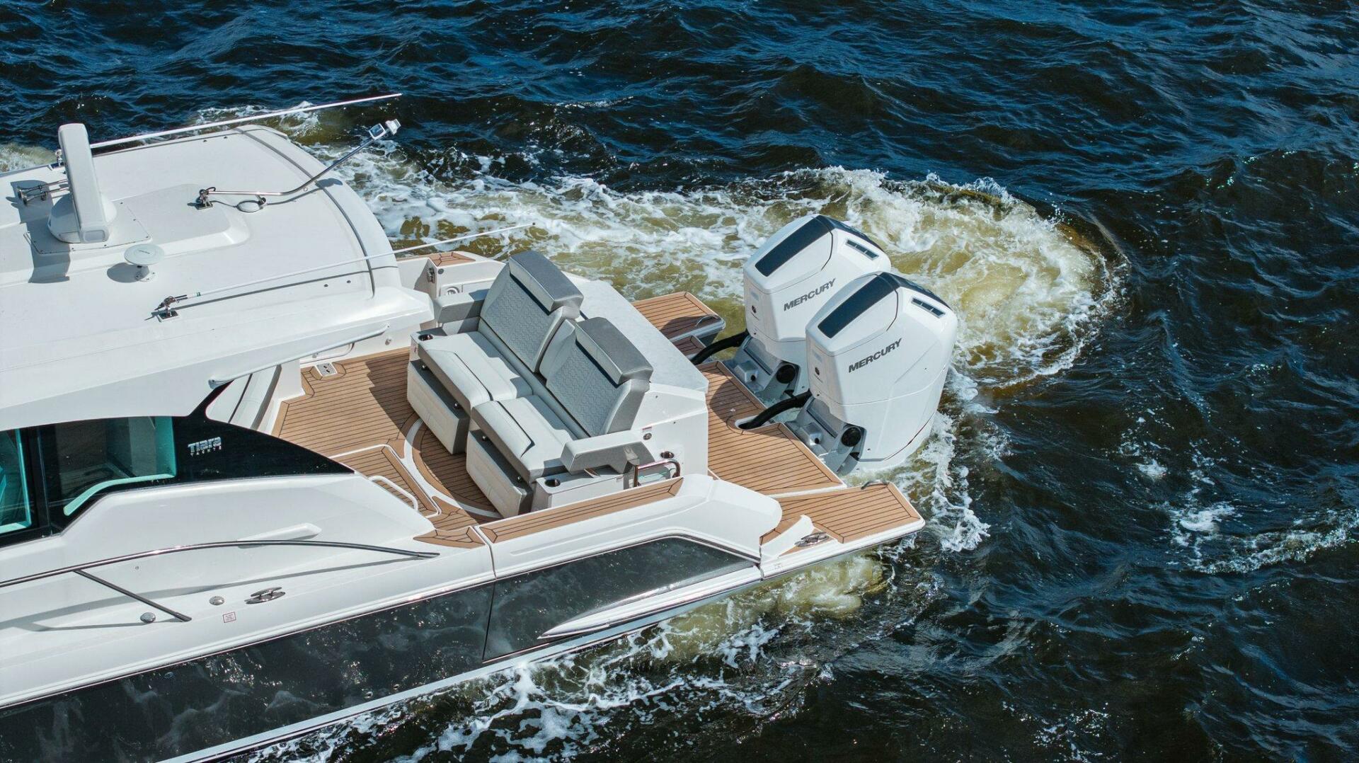 Slide: The Image of 2022 Tiara Sport 43 LE - 4780344