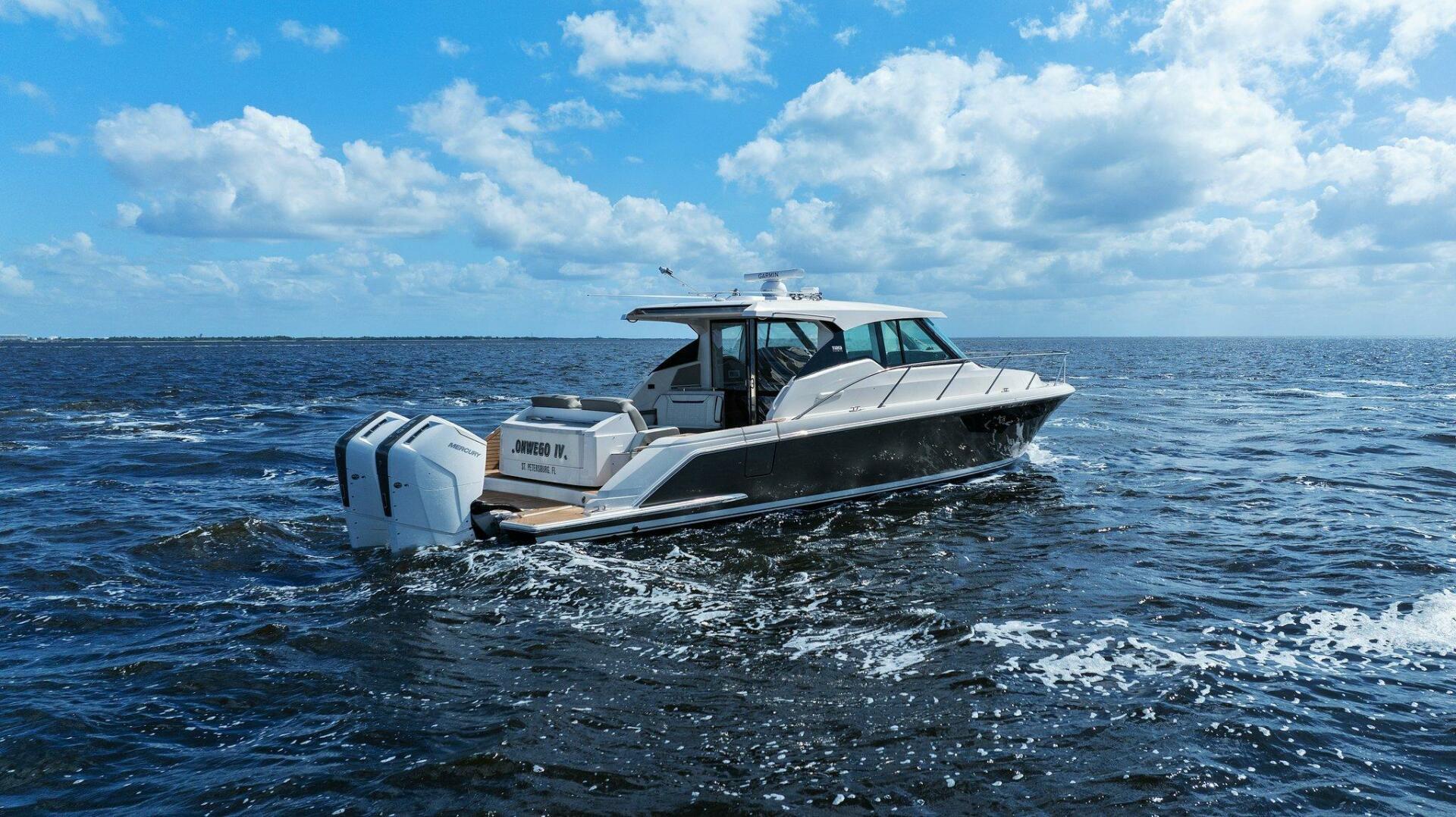 Slide: The Image of 2022 Tiara Sport 43 LE - 4780347