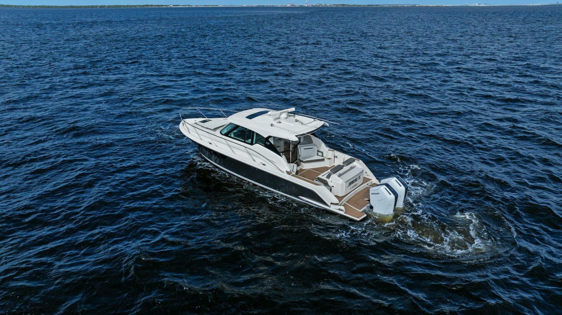 Slide: The Image of 2022 Tiara Sport 43 LE - 4780341