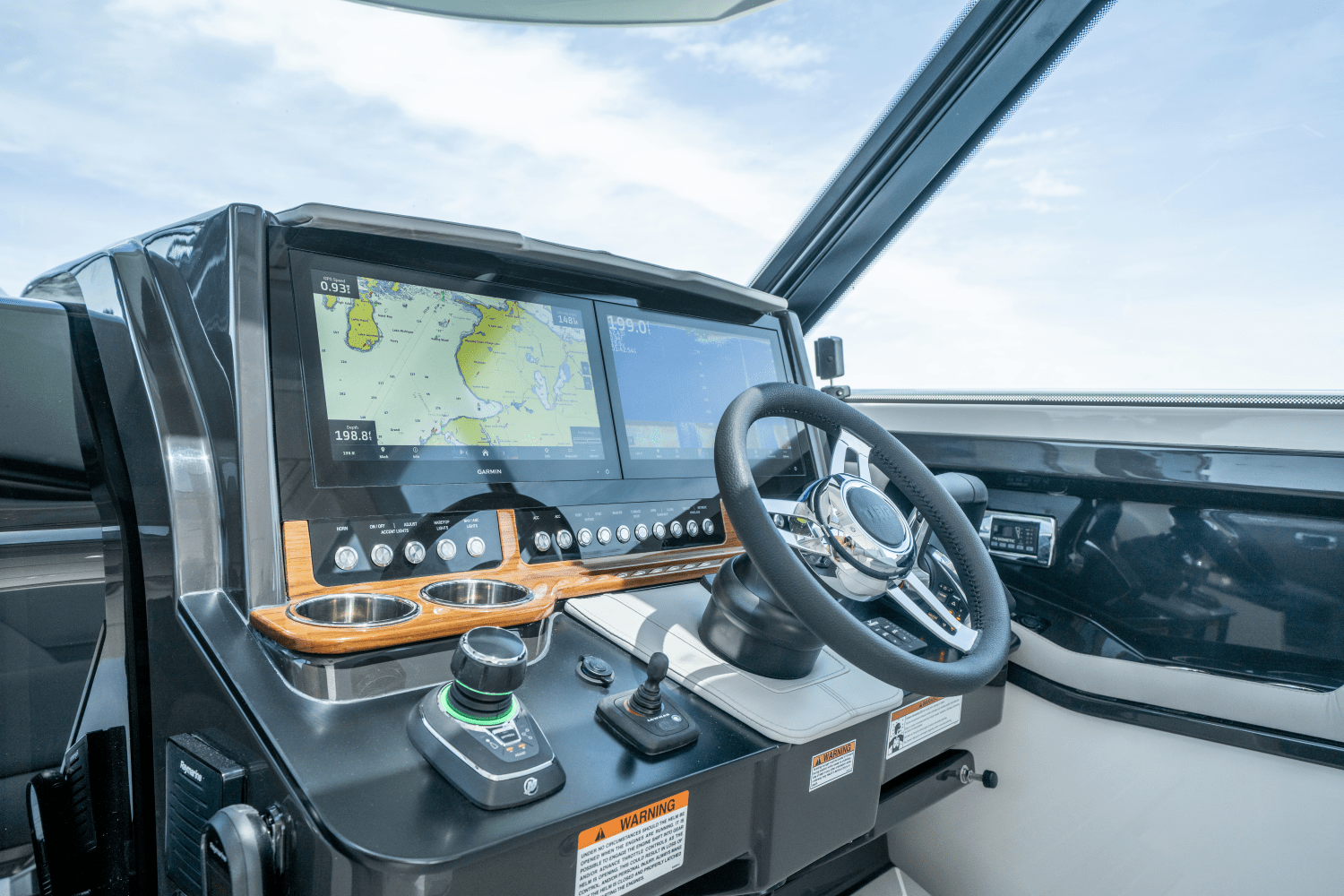 Slide: The Image of Tiara 43LE 2026 - 21