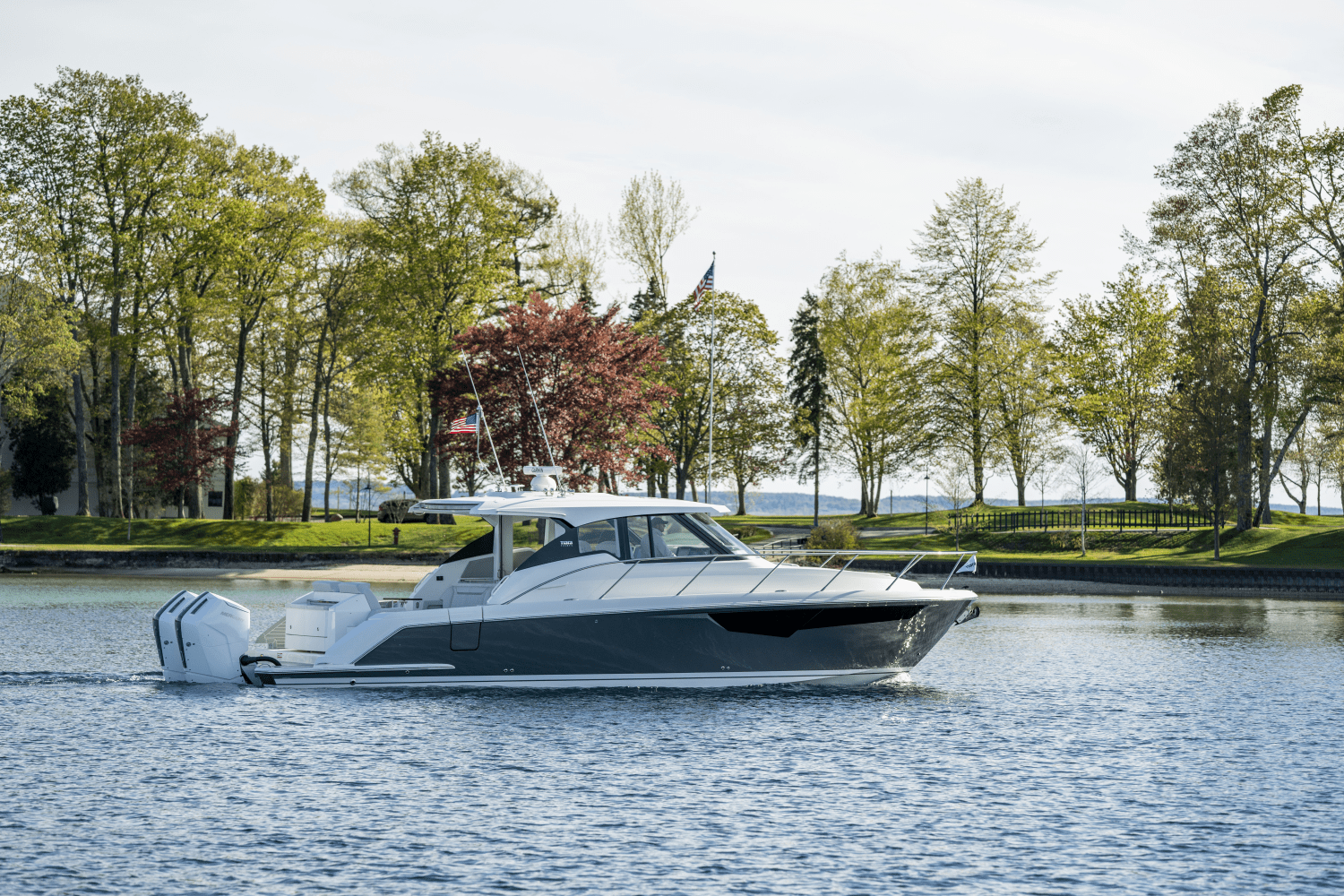 Slide: The Image of Tiara 43LE 2026 - 23