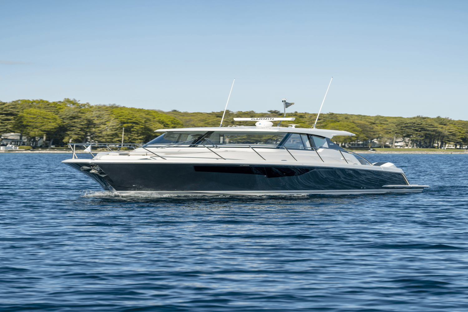 Slide: The Image of Tiara 43LE 2026 - 25