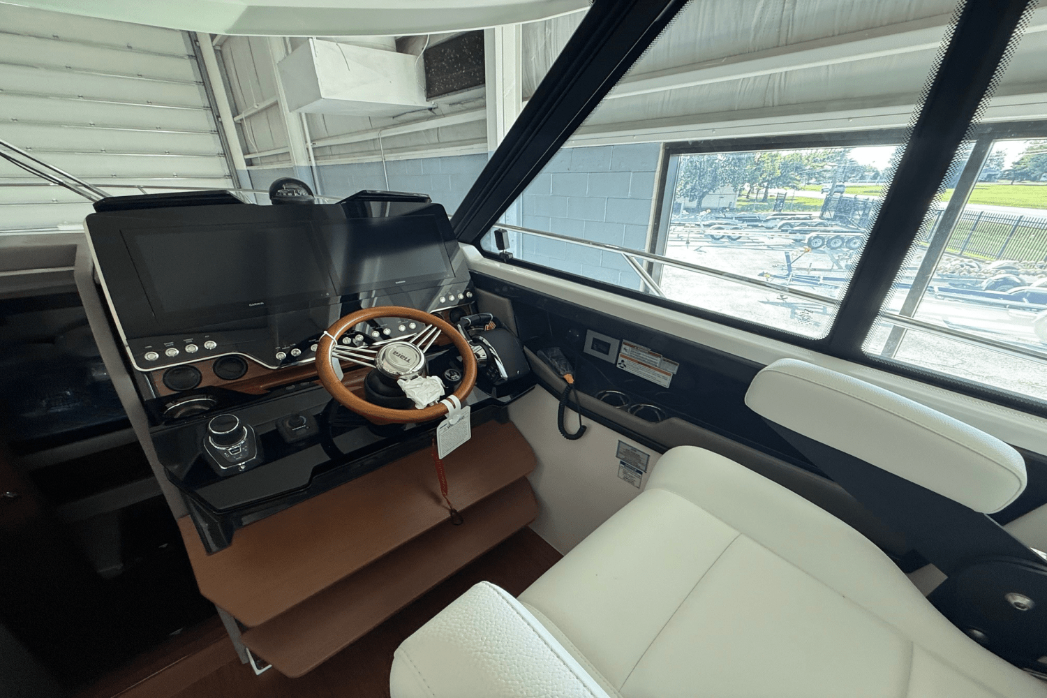 Slide: The Image of Tiara 43LE 2026 - 6