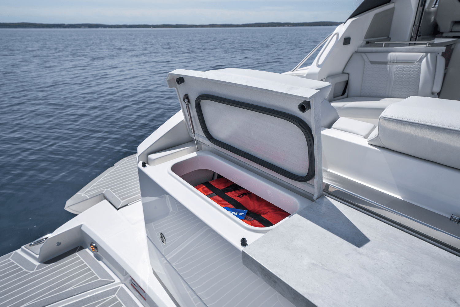 Slide: The Image of Tiara 43LE 2026 - 7