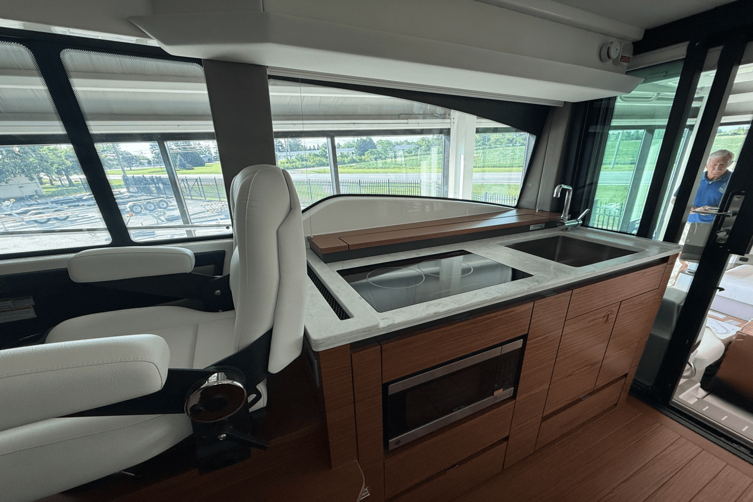 Slide: The Image of Tiara 43LE 2026 - 7